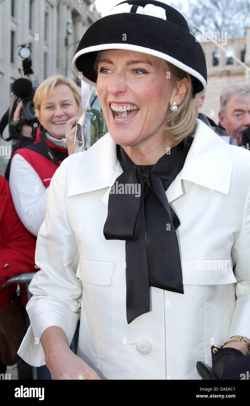 La Princesse Astrid de Belgique et d'autres membres de la famille royale à la Te Deum à l'occasion de Koningsfeest dans l'Sint-Michiels-en-Sint-Goedele Cathédrale à Bruxelles le 11 novembre 2011. Photo : Albert Nieboer / Pays-Bas OUT Banque D'Images