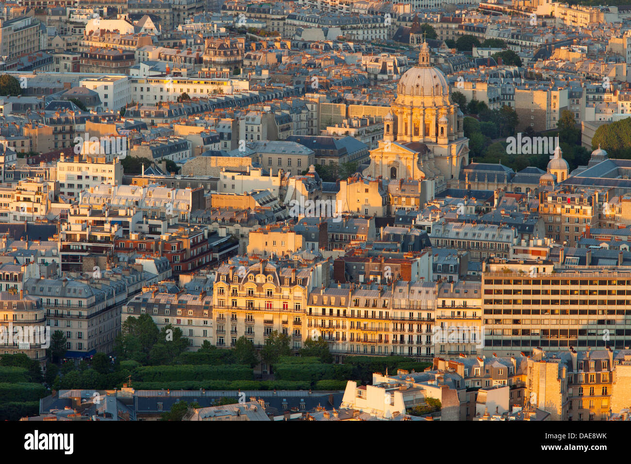 Eglise Val de Grace (b. 1645-1667) dans le Quartier Latin - Vue du haut de la Tour Montparnasse, Paris France Banque D'Images Eglise Val de Grace (b. 1645-1667) dans le Quartier Latin - Vue du haut de la Tour Montparnasse, Paris France Banque D'Images