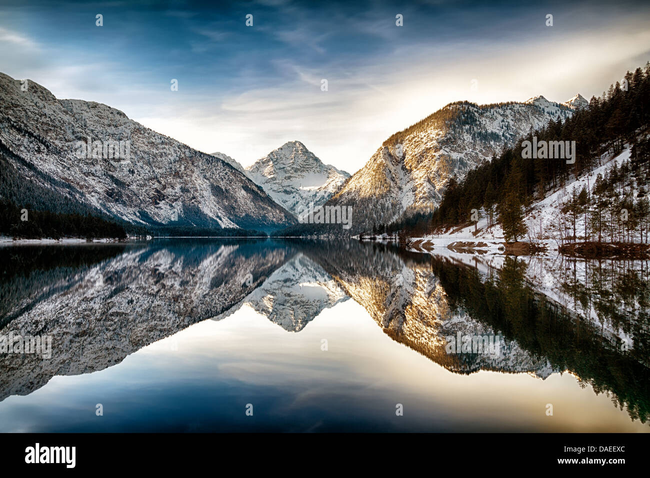 Une réflexion au Lac Plansee (Plan), Alpes, Autriche Banque D'Images