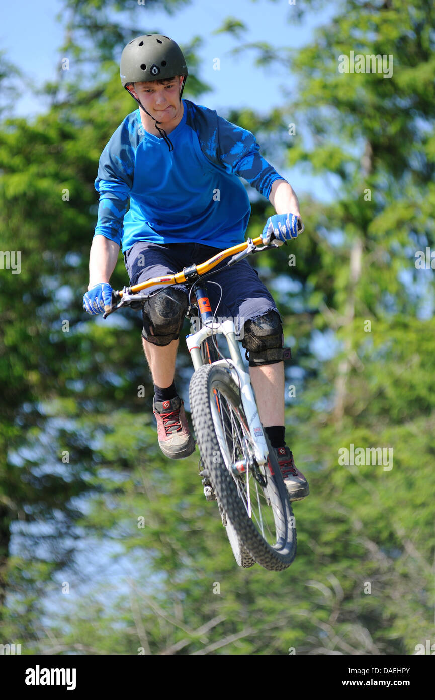 En vélo de montagne à l'air The Plough Banque D'Images