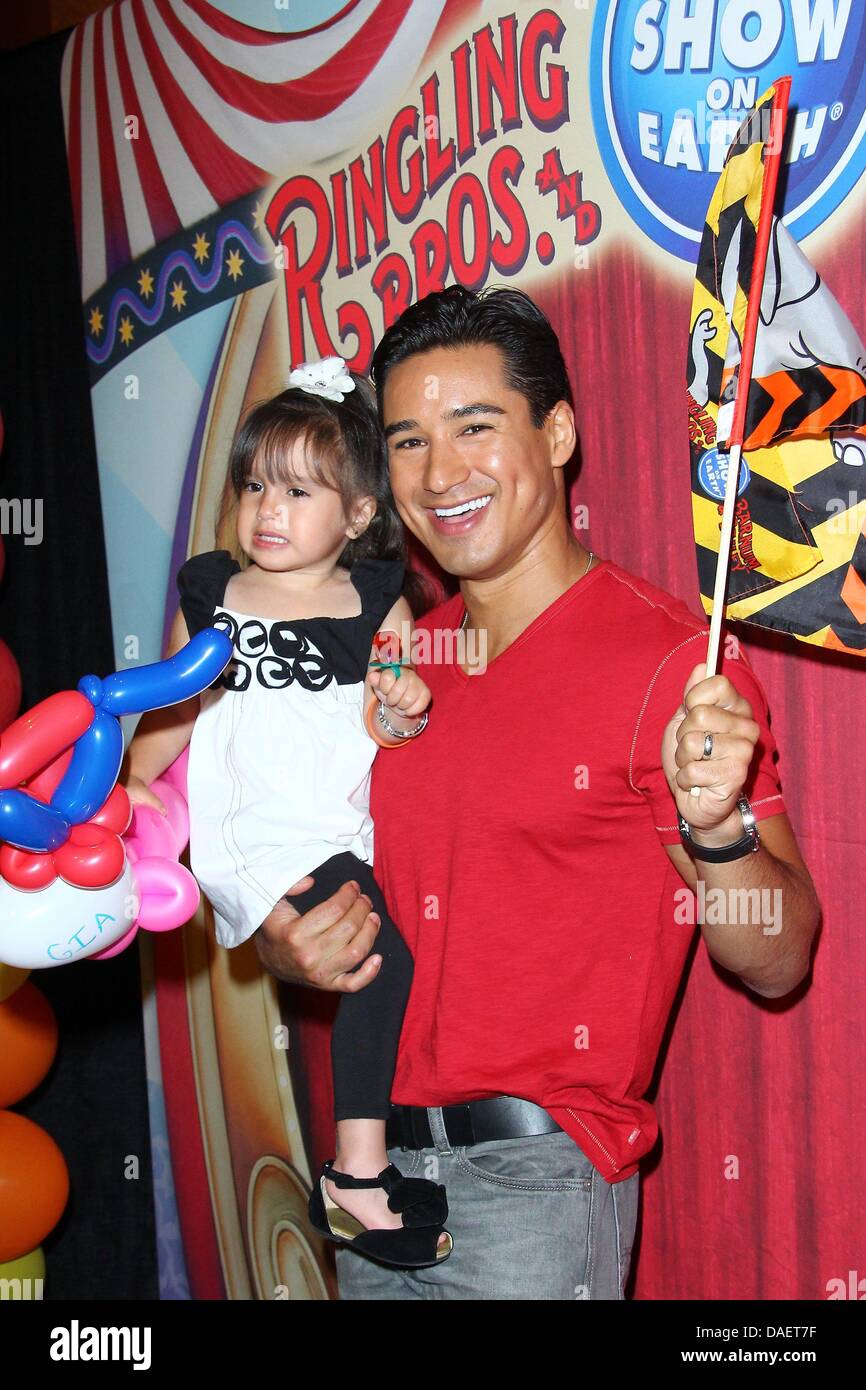 Los Angeles, Californie, USA. 11 juillet, 2013. Mario Lopez et assister à la famille Ringling Bros and Barnum & Bailey's 'construit pour émerveiller !' le 11 juillet 2013 au Centre de base à Los Angeles,CA.USA. Credit : TLeopold ZUMAPRESS.com/Alamy/Photos/Globe Live News Banque D'Images