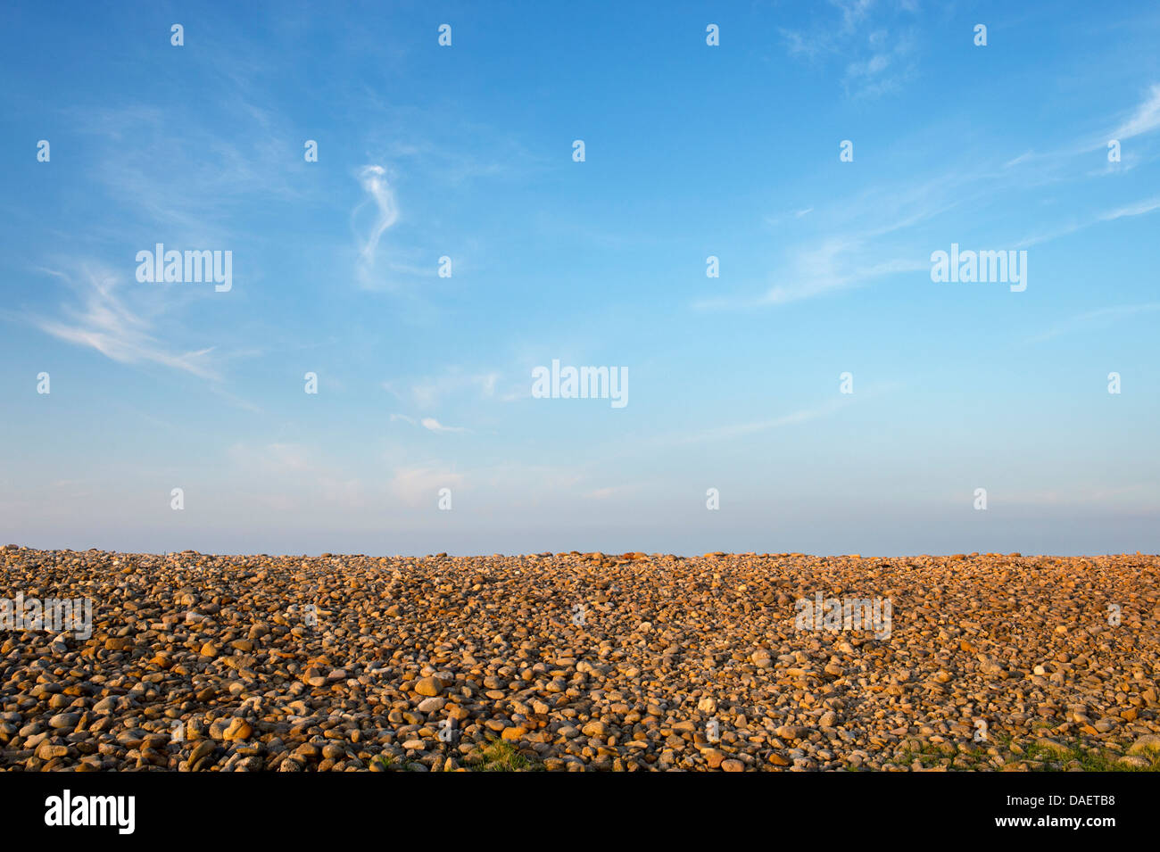 Galets sur une plage. Northumberland, Angleterre Banque D'Images