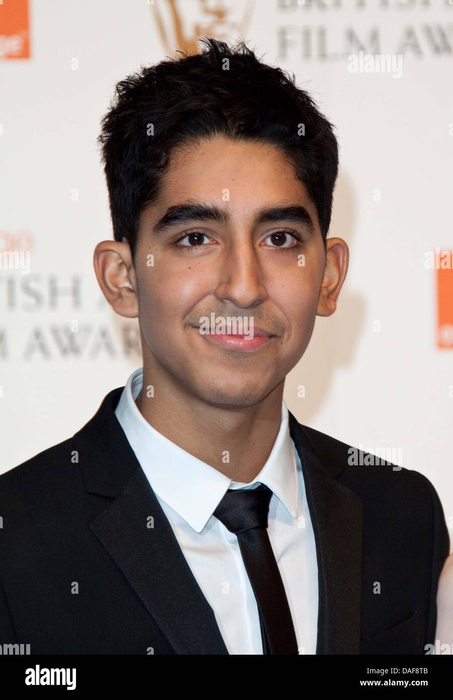 L'acteur britannique Dev Patel pose dans la salle de presse du gagnant de la British Academy Film Awards BAFTA au Royal Opera House de Londres, Grande-Bretagne, 13 février 2011. Photo : Hubert Boesl Banque D'Images