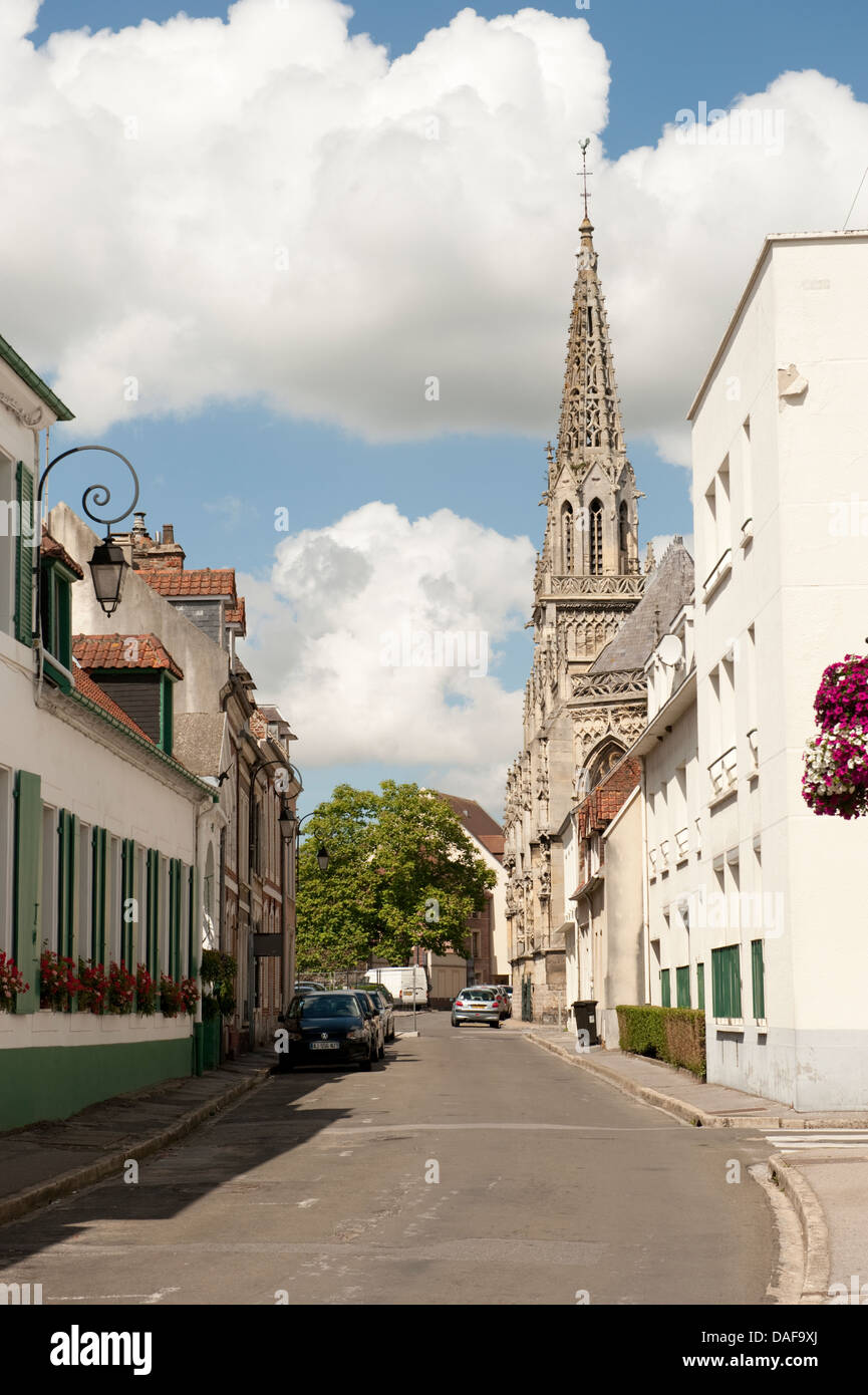 Scène de rue d'été Montreuil sur Mer France Banque D'Images