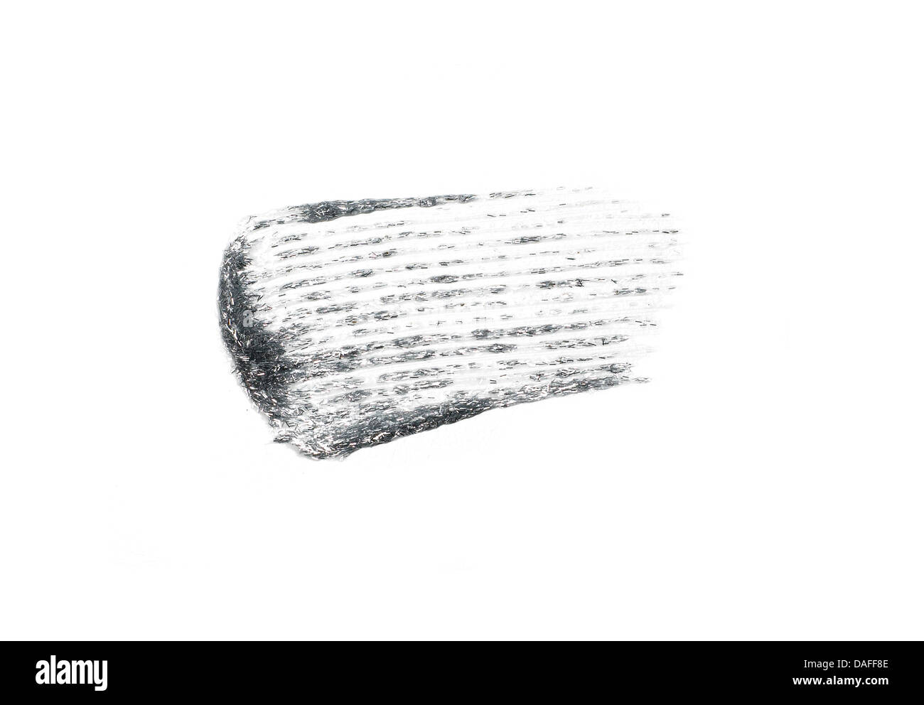 Mascara gel beauté argent couper sur un fond blanc Banque D'Images