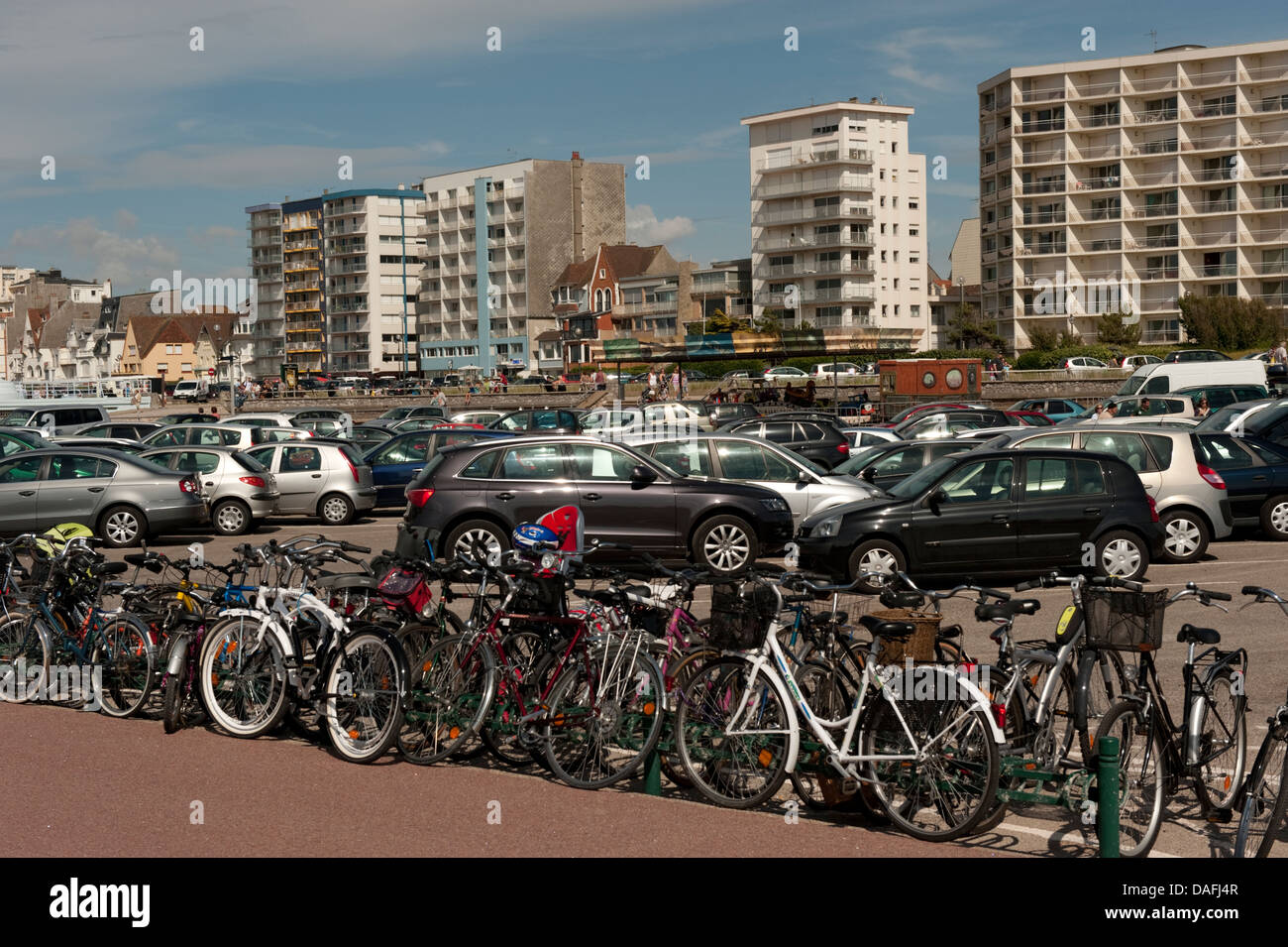 Parking plage occupé beaucoup Le Touquet France Banque D'Images