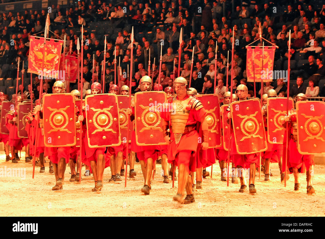 Une scène de l'ensemble monumental spectacle 'Ben Hur' présenté à la Lanxess-Arena à Cologne, Allemagne, 10 décembre 2011. L'histoire de Ben Hur raconte les aventures de Juda Ben-Hur, un prince juif et marchand à Jérusalem au début du 1er siècle qui jure vengeance. Une course de chars doit décider entre le bien et le mal. Photo : Revierfoto Banque D'Images