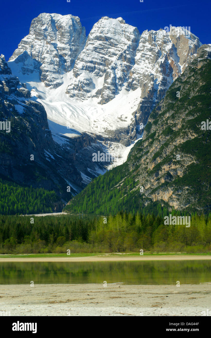 Vue sur le Duerrensee dans la vallée Hoehlenstein, dans l'arrière-plan se trouve le Cristallo-Group, Germany, Dolomiten Fanes Banque D'Images