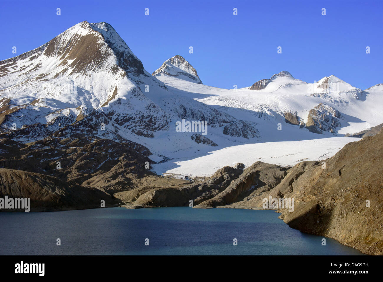 Avec vue sur Griessee Tenne et Nufenenpass, Suisse, Oberwallis, Brig Banque D'Images