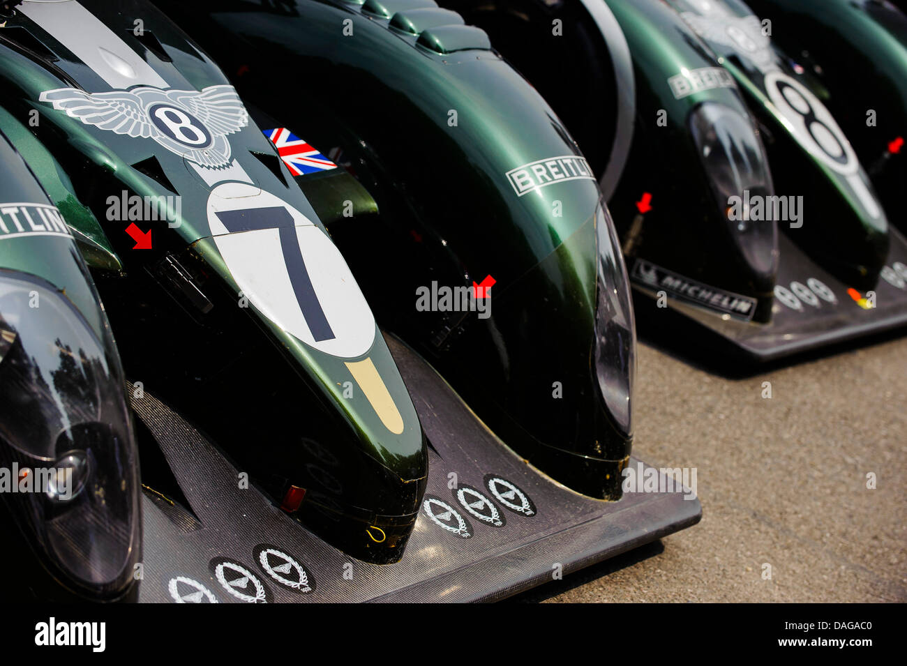 Chichester, UK. 12 juillet, 2013. Nez détails d'une paire de 2003 Le Mans Bentley Speed 8 Prototypes dans la zone d'assemblage pendant le jour 1 de la 2013 Goodwood Festival of Speed dans le parc de Goodwood House. Credit : Action Plus Sport Images/Alamy Live News Banque D'Images