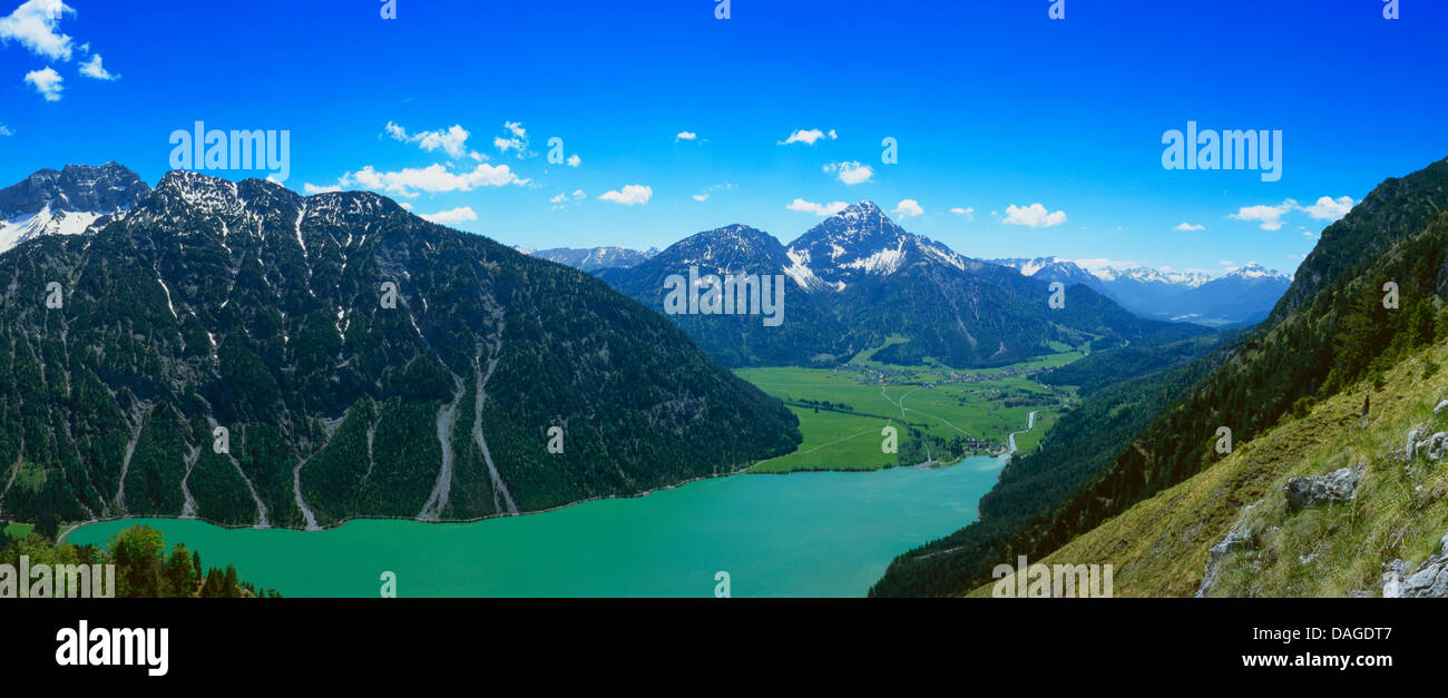 Lac Heiterwang, dans l'arrière-plan Heiterwang et les Alpes de Lechtal, Autriche, Tyrol, Ammergebirge Banque D'Images