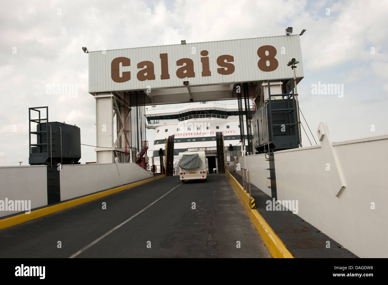 Rampe d'embarquement en Ferry Channel Calais France Banque D'Images