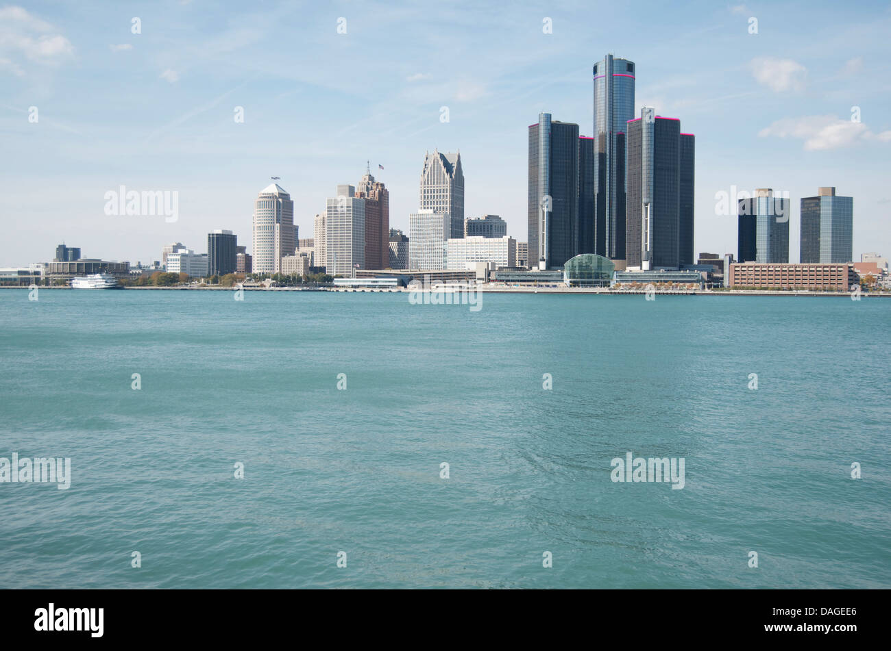 Ville de Detroit skyline prises à partir du Canada, de l'autre côté de la rivière Détroit. Banque D'Images