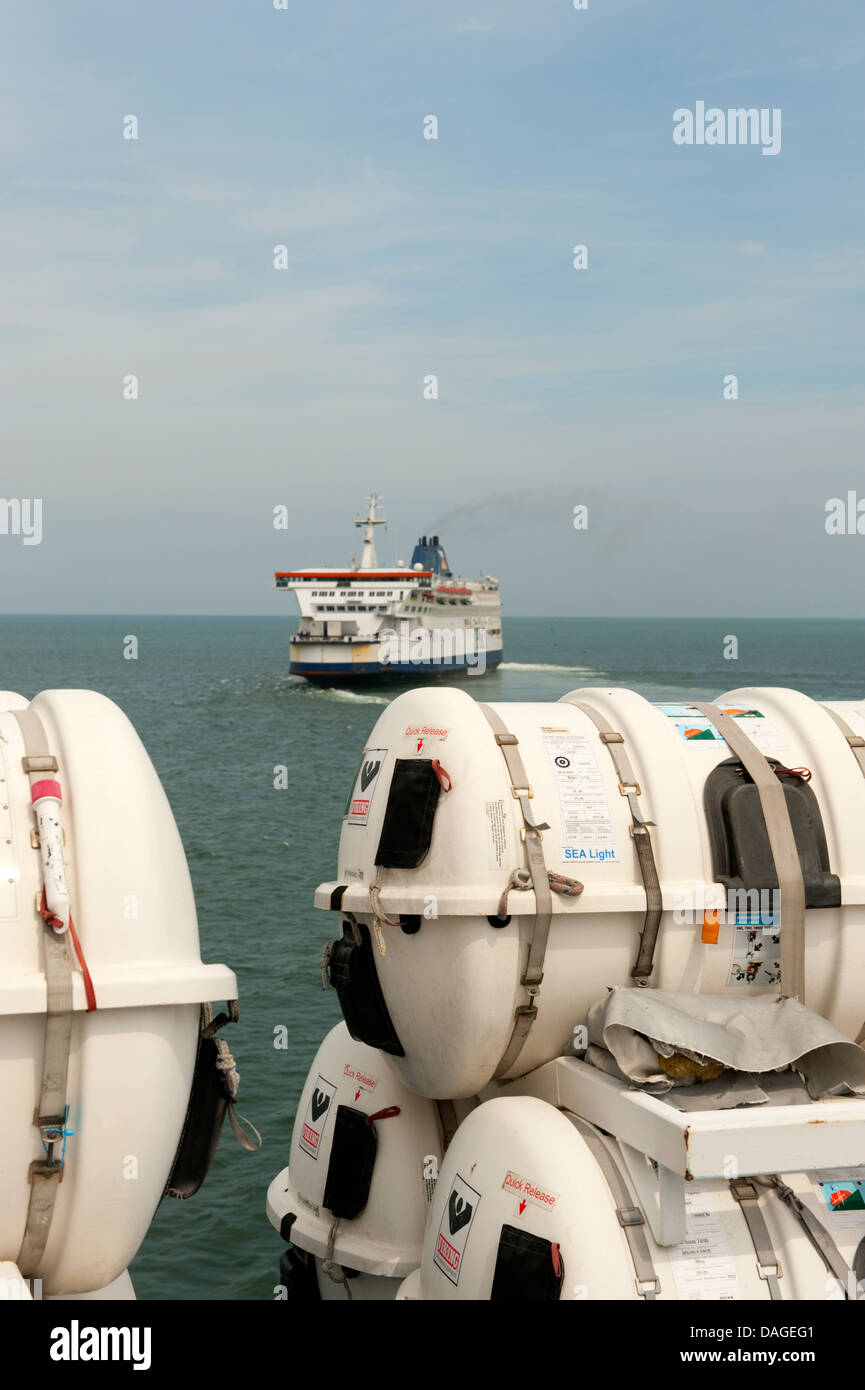 Ferry Transmanche Canots Anglais Calais France Banque D'Images