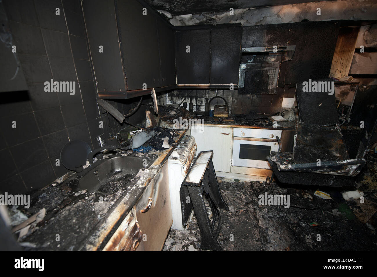 Cuisinière Cuisine grave incendie détruit brûlé Banque D'Images