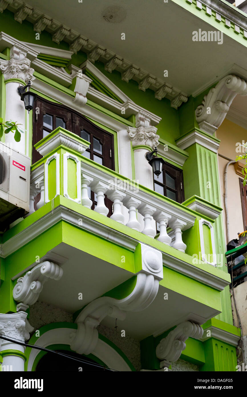 Façade typique dans le vieux quartier de Hanoi, Vietnam Banque D'Images