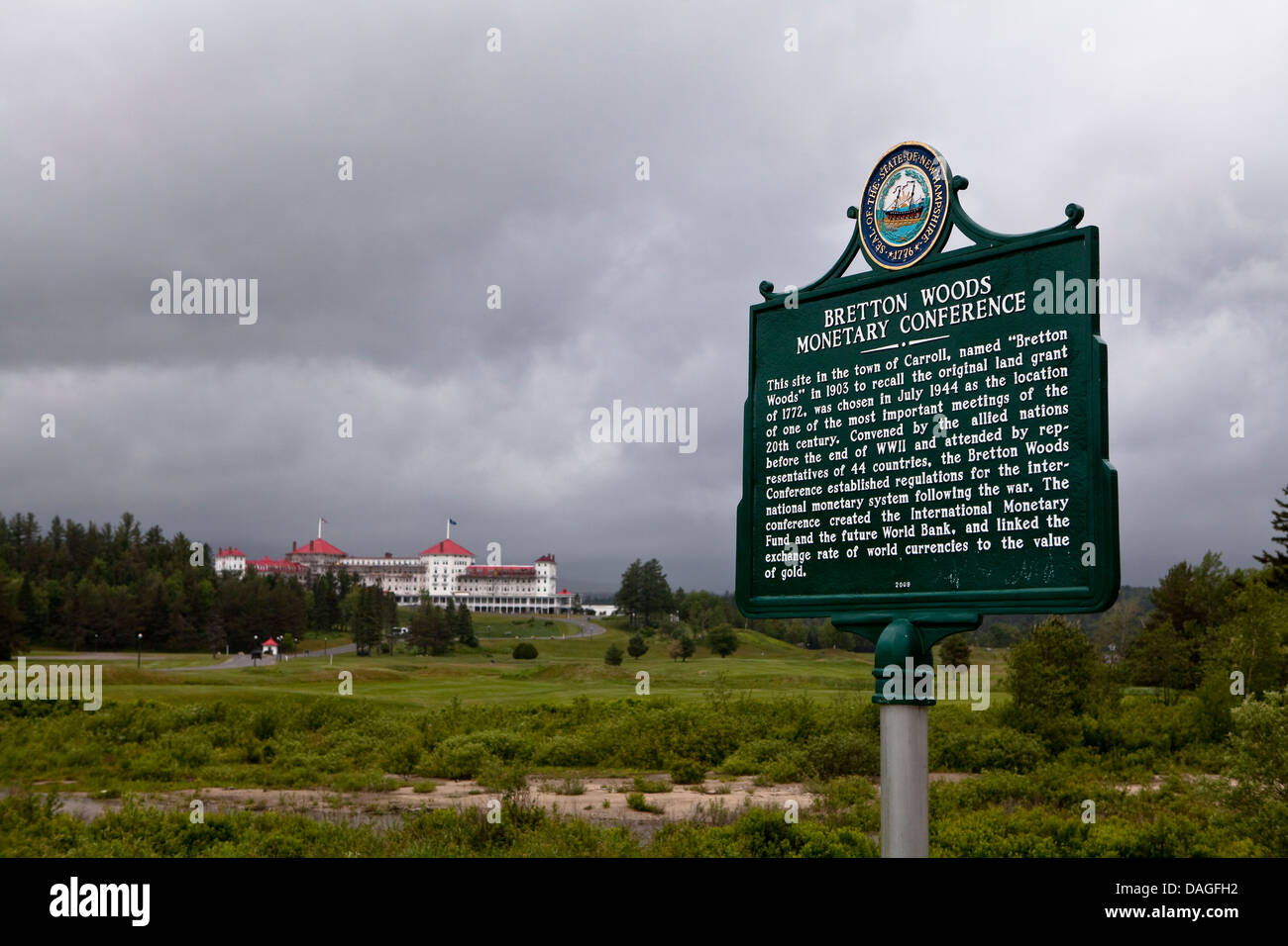 L'hôtel Mount Washington est représenté à l'arrière-plan de la Conférence monétaire de Bretton Woods marker Banque D'Images