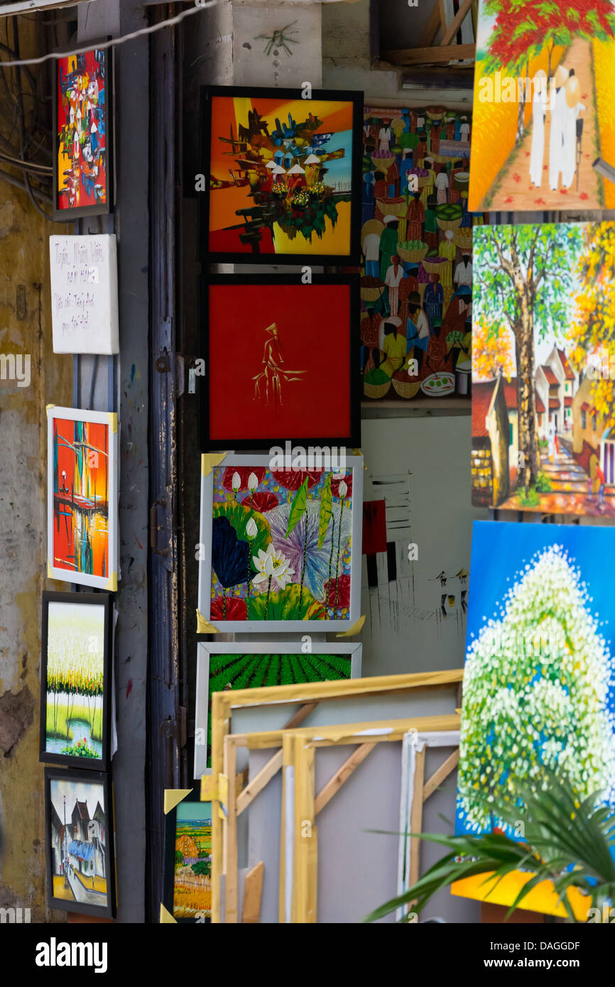 Les Peintures en vente dans les rues de Hanoi, Vietnam Banque D'Images