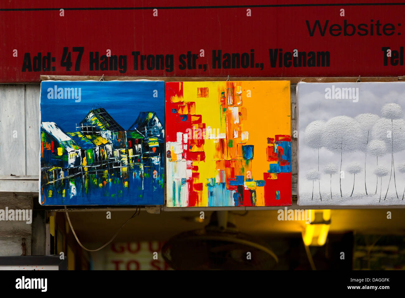 Les Peintures en vente dans les rues de Hanoi, Vietnam Banque D'Images