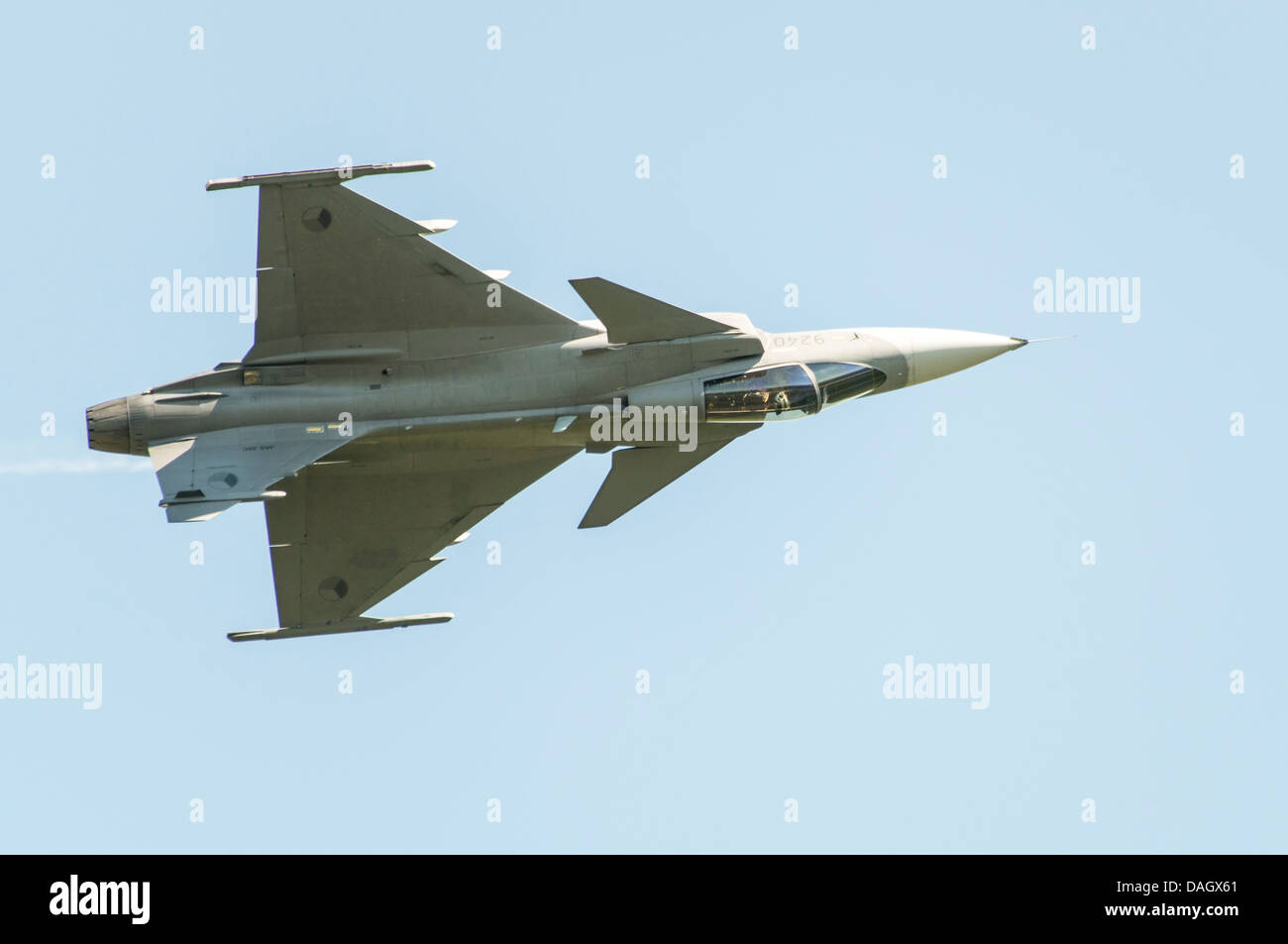 Saab Gripen JAS39C un avion de chasse de la Force aérienne tchèque au cours de ses rouleaux à la démonstration de vol impressionnante Waddington Air Show Banque D'Images