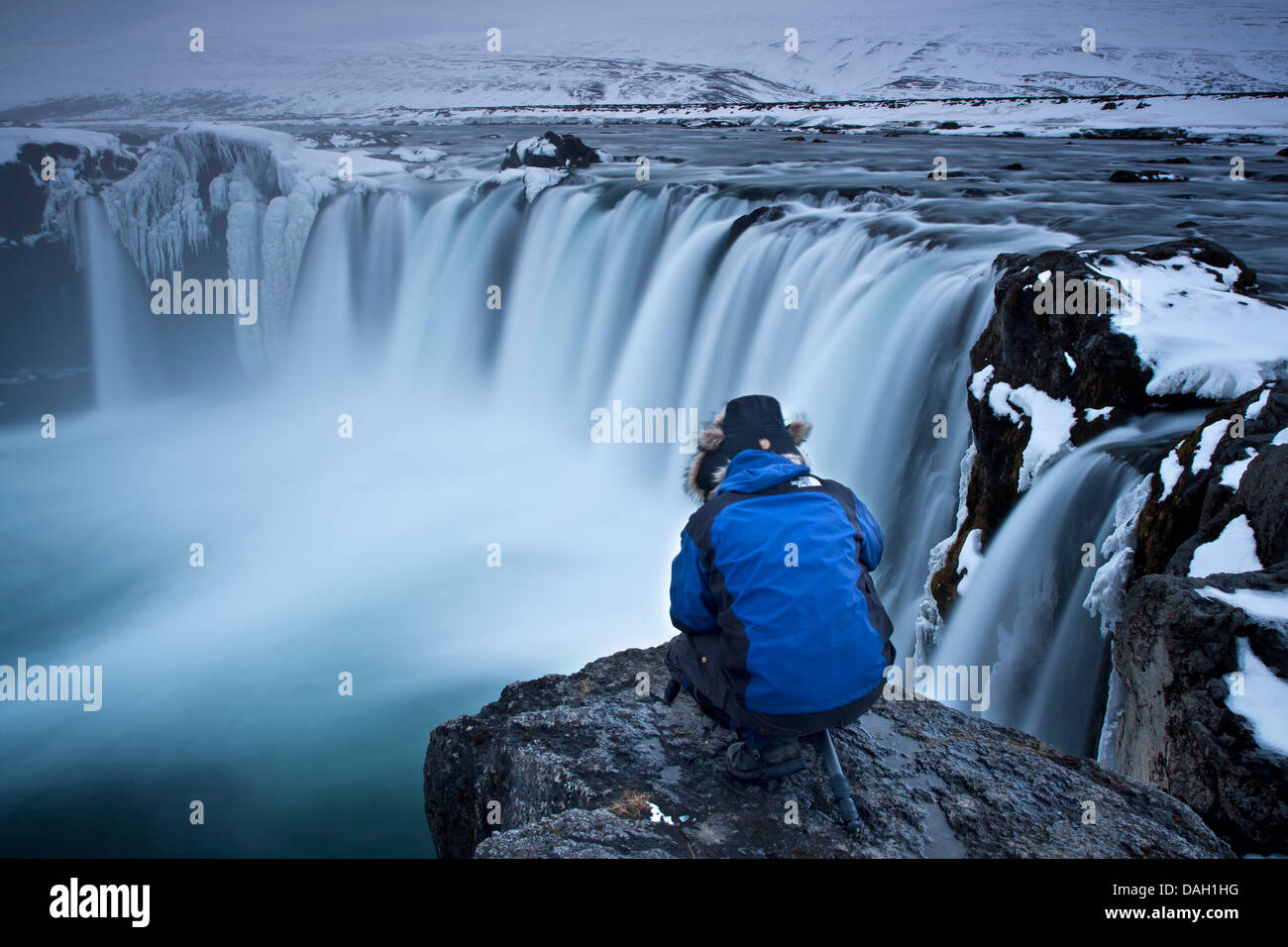 Photographe de la nature de la prise de vue en cascade Godafoss, Islande Banque D'Images