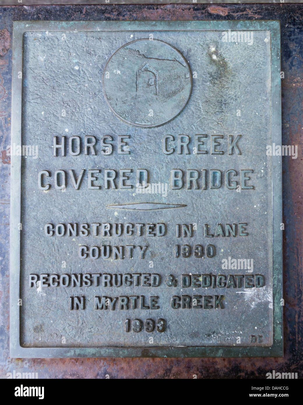 Myrtle Creek, Oregon, United States. Marquage de la plaque Horse Creek qui traverse le pont couvert de Myrtle Creek dans le comté de Douglas Oregon Banque D'Images