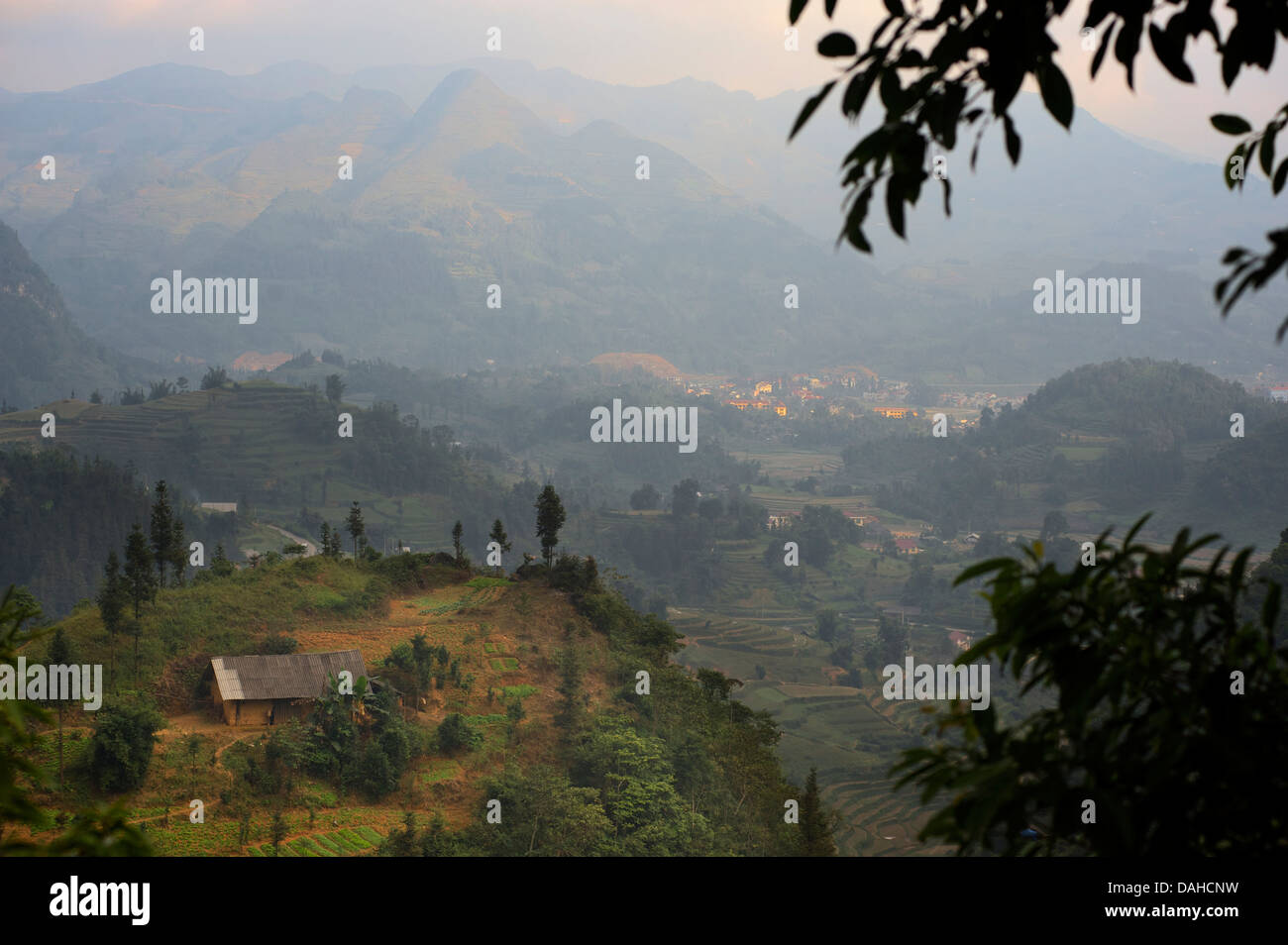 Paysage rural juste au nord de Bac Ha près de Hoang Thu Pho. N Vietnam Banque D'Images