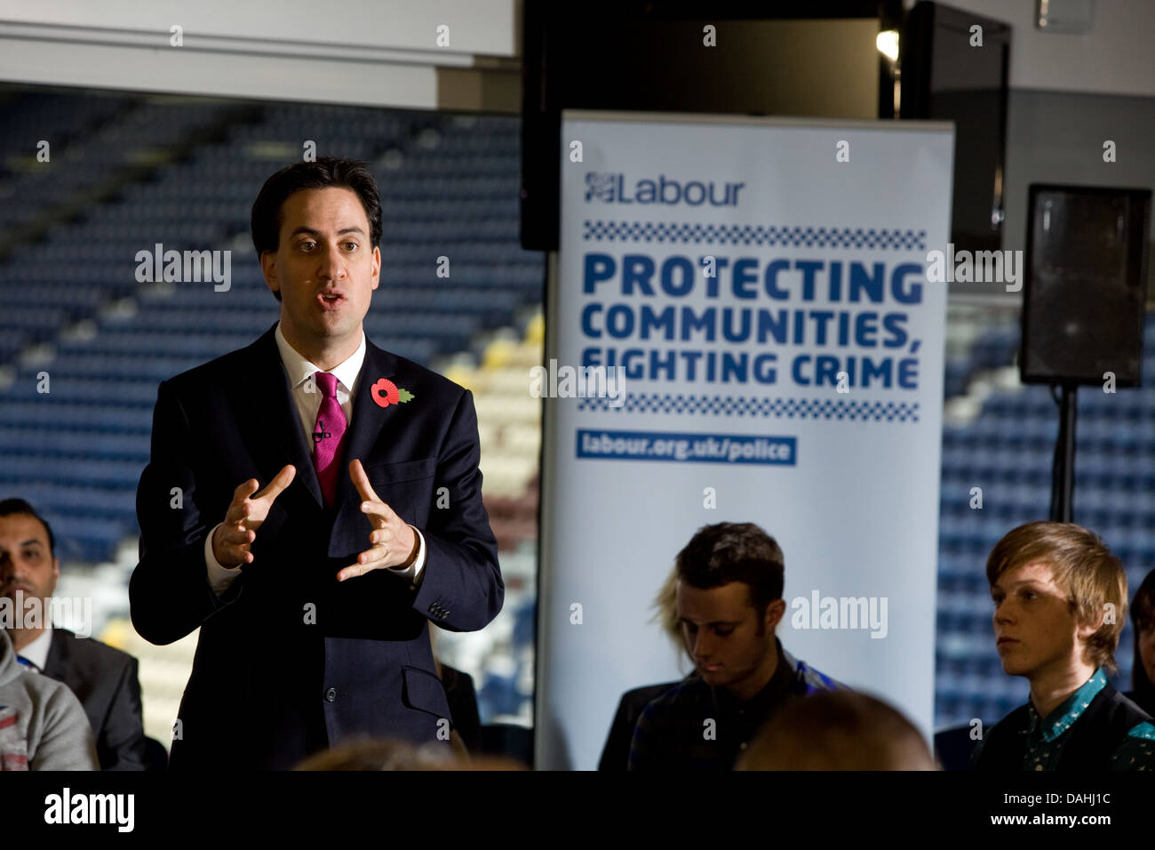 Ed Miliband lance le parti du travail de la police et le commissaire de la criminalité ( PCC ) Élection Banque D'Images