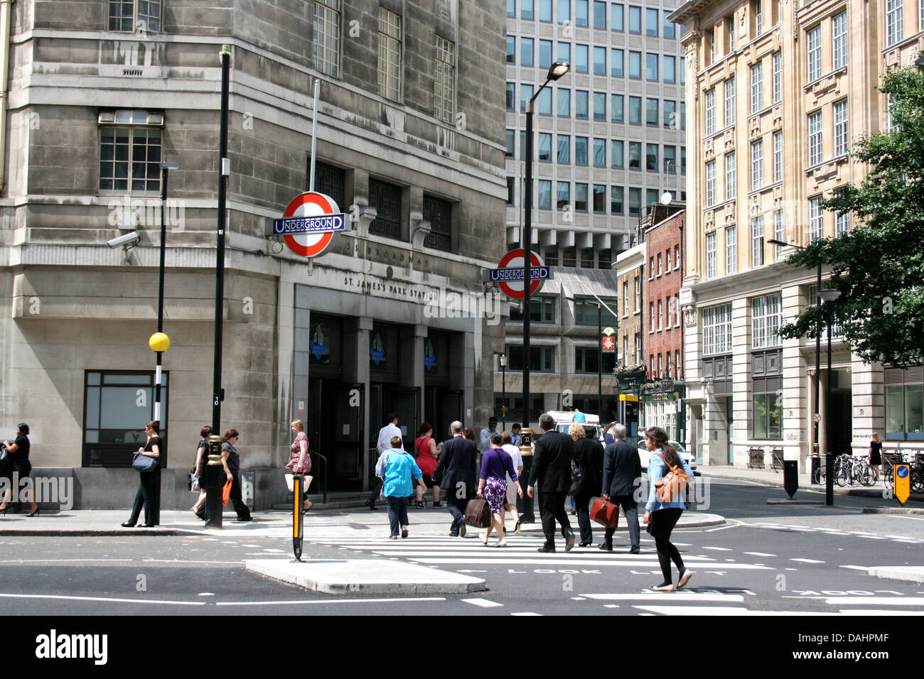 La station de métro St James Park Westminster London uk 2013 Banque D'Images