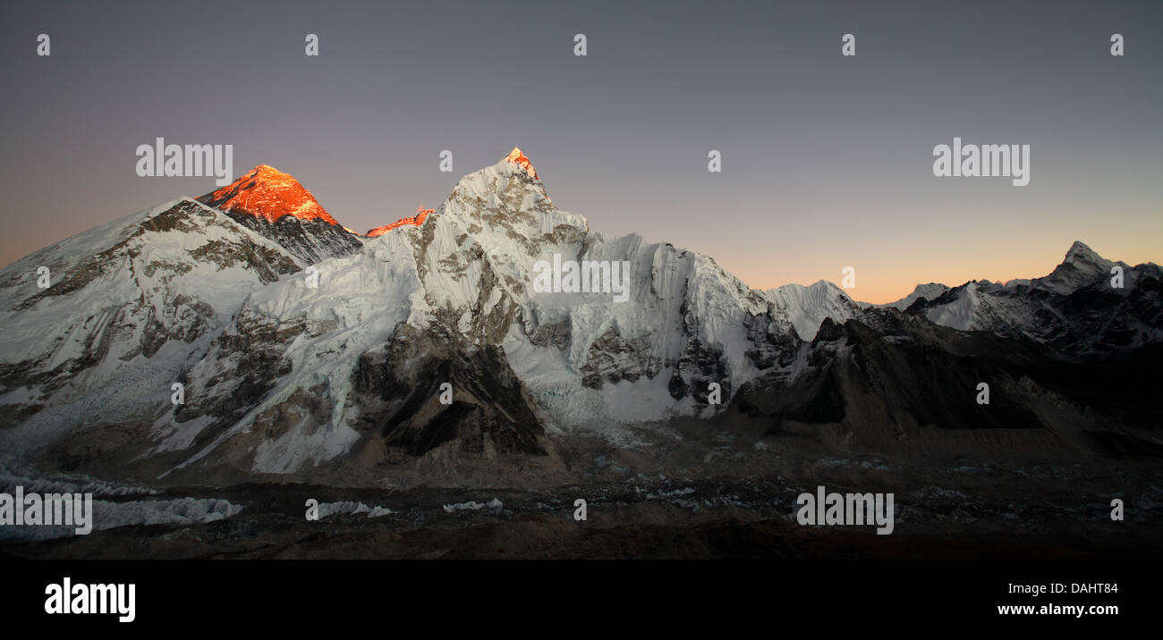Mt.Everest au coucher du soleil Banque D'Images Mt.Everest au coucher du soleil Banque D'Images