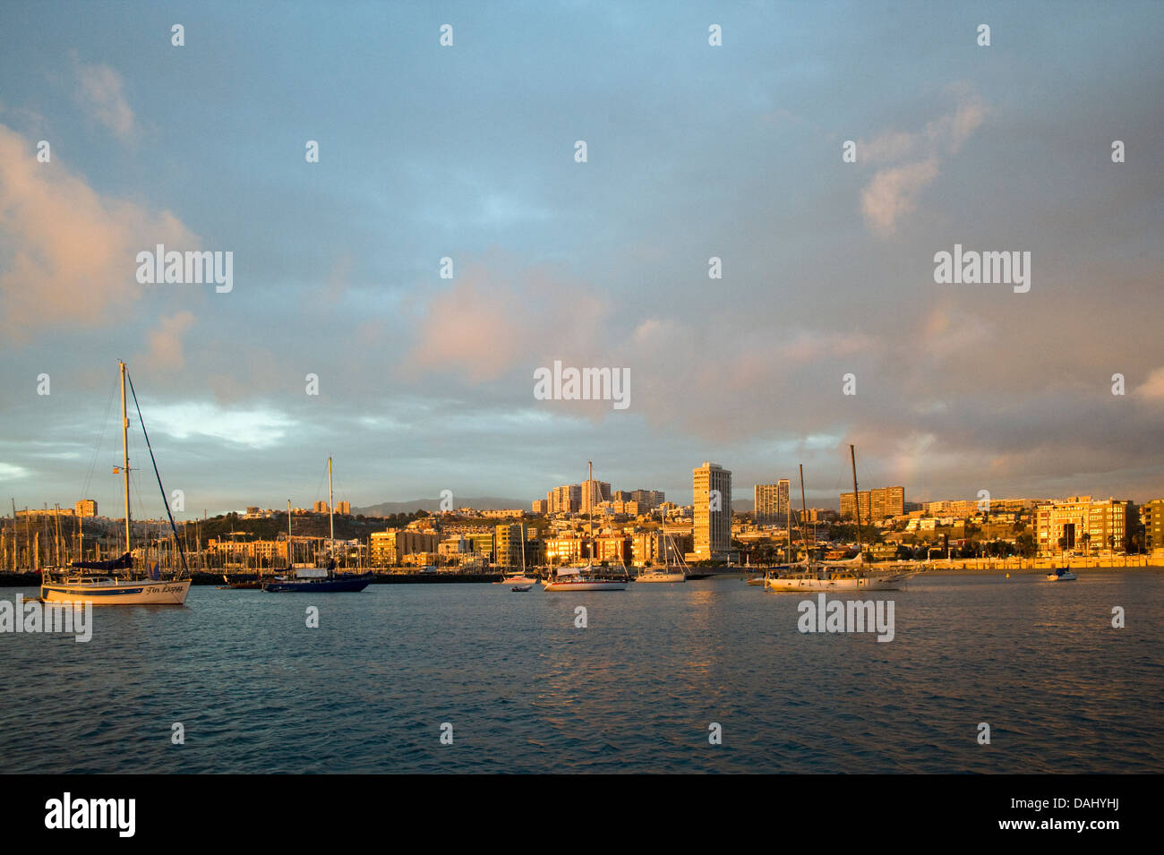 Las Palmas de Gran Canaria, à la recherche de la mer à l'aube des Canaries, Espagne Banque D'Images