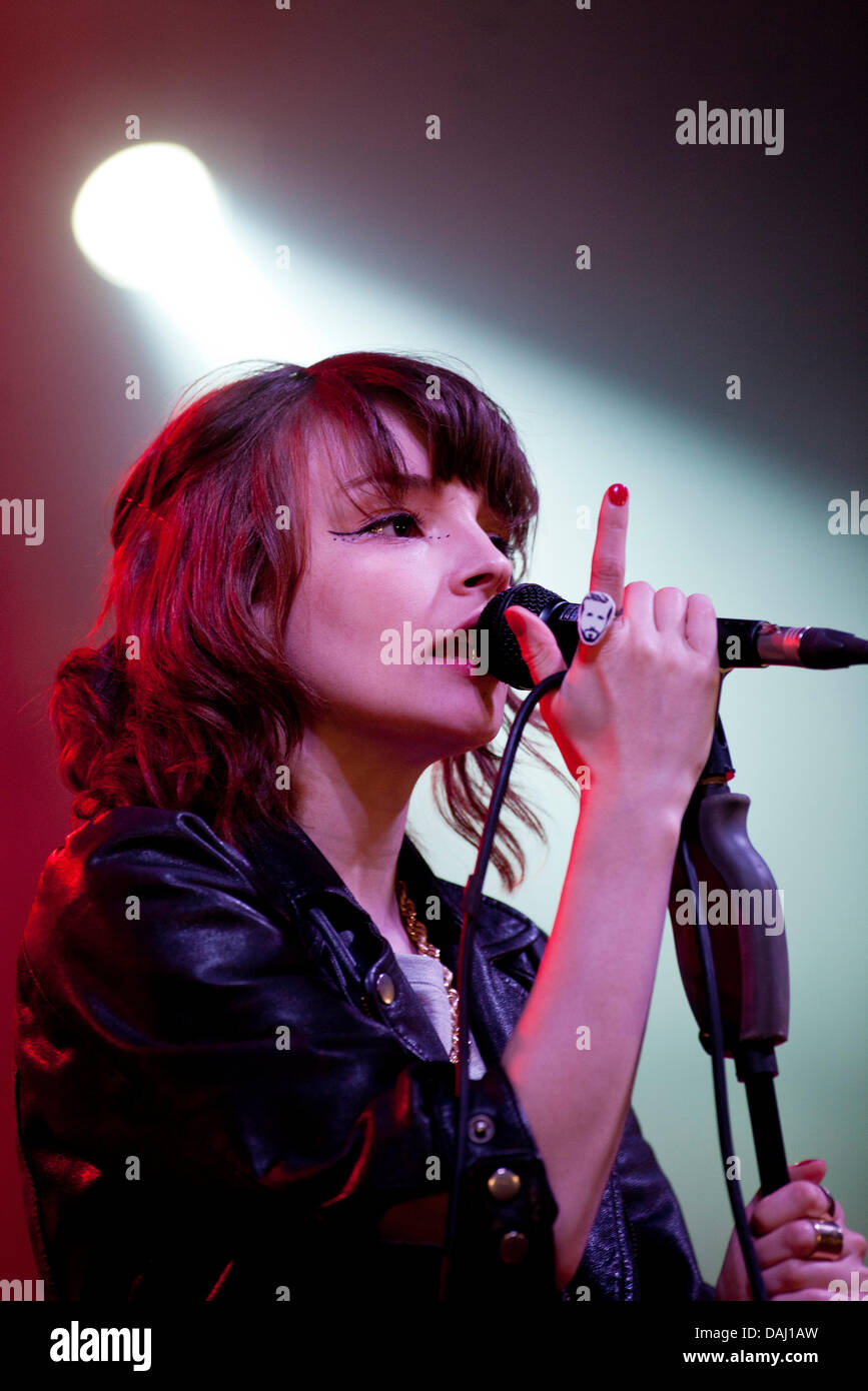 Lauren Mayberry écossais de l'électro pop band de Glasgow, Airbourne sur le stade, les transmissions à T in the Park 2013 Banque D'Images