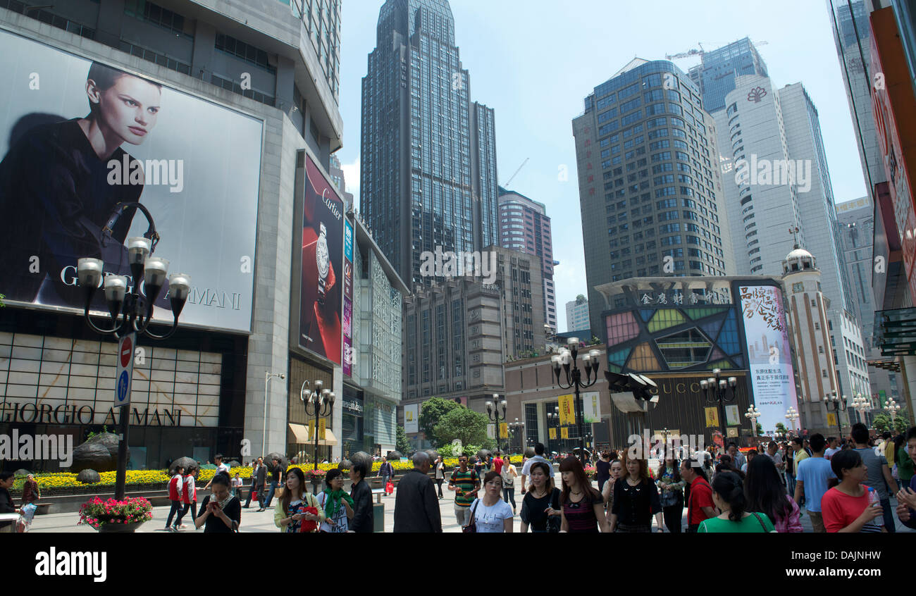Jiefangbei shopping centre à Chongqing, Chine.10-mai-2013 Banque D'Images