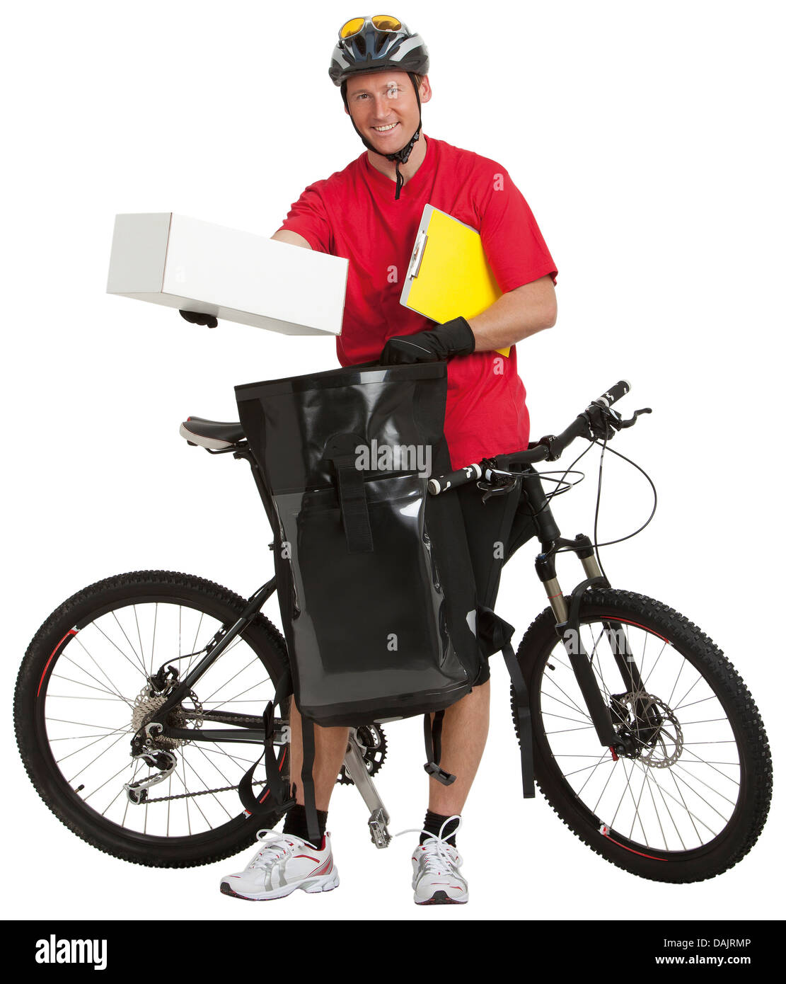 Portrait de l'homme de courrier avec vélo et sac à dos, smiling Banque D'Images