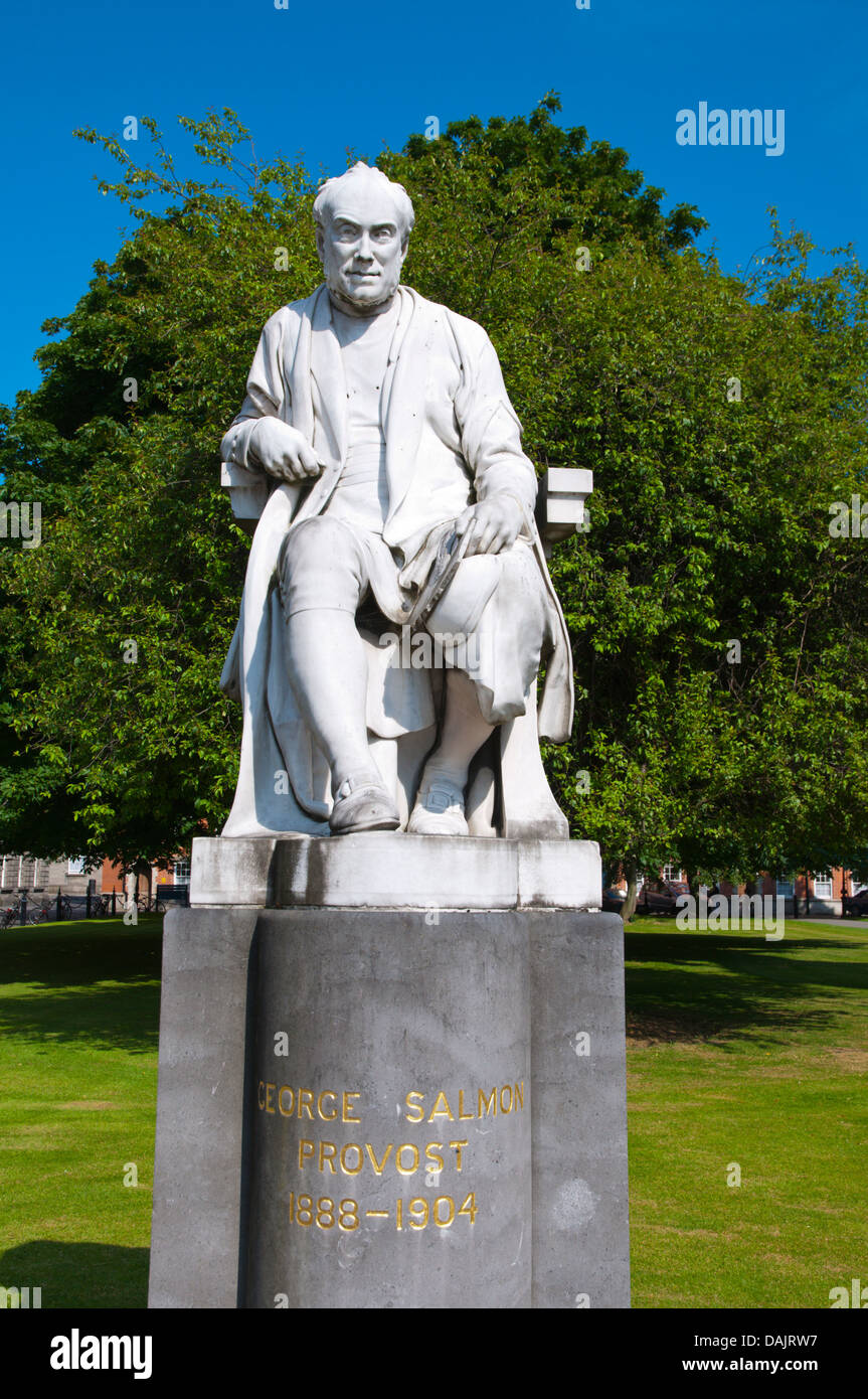 Statue de provost George Saumon dans la place du Parlement de Trinity College University area centre de Dublin Irlande Europe Banque D'Images