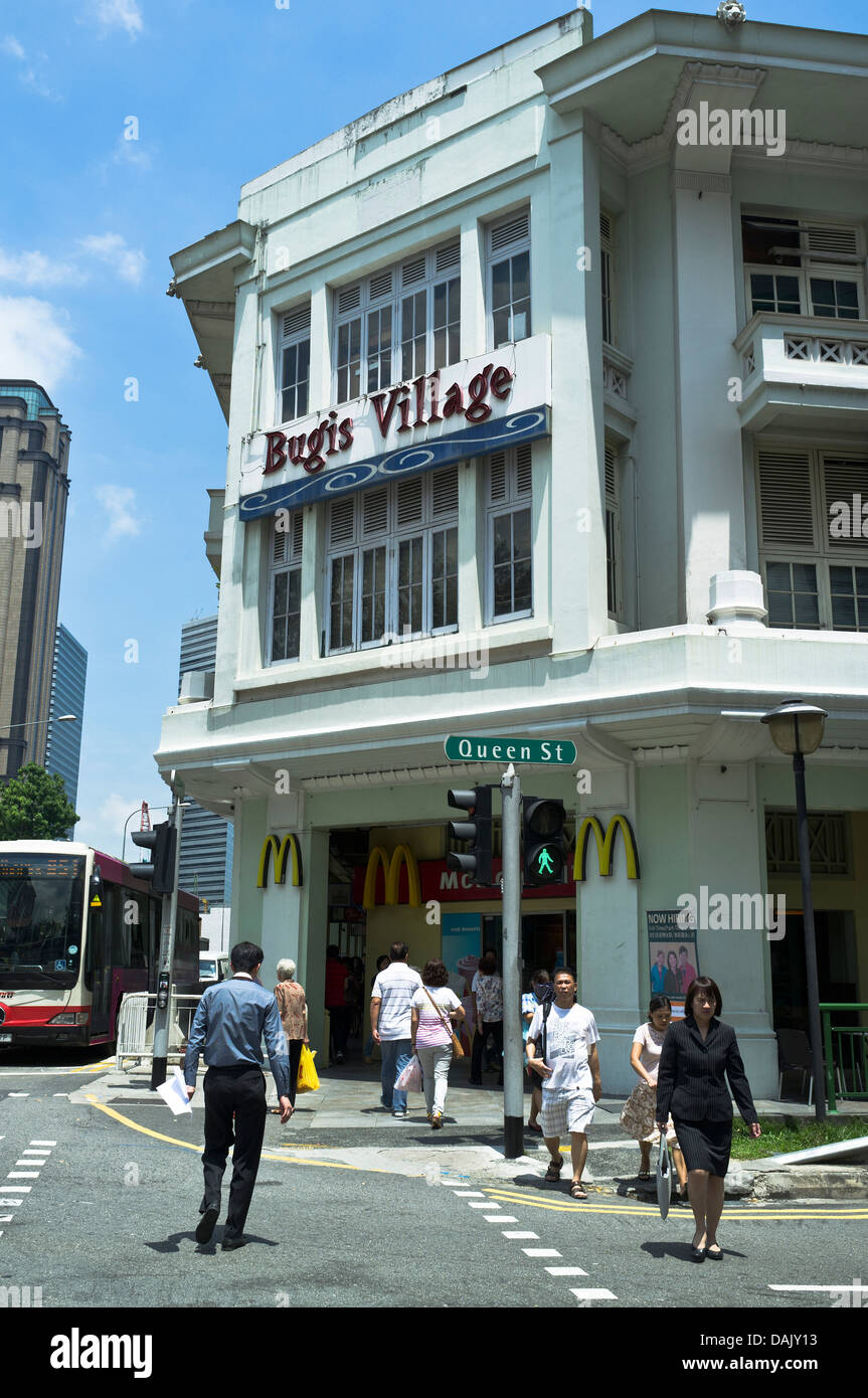 Dh Bugis Village shopping mall, RUE QUEEN SINGAPOUR restaurant McDonalds Banque D'Images