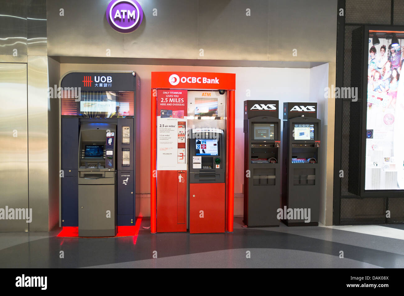 Dh d'AVION SINGAPOUR Singapour distributeur automatique de billets, UOB SRC Réseau de prestation de services électroniques des axes Banque D'Images