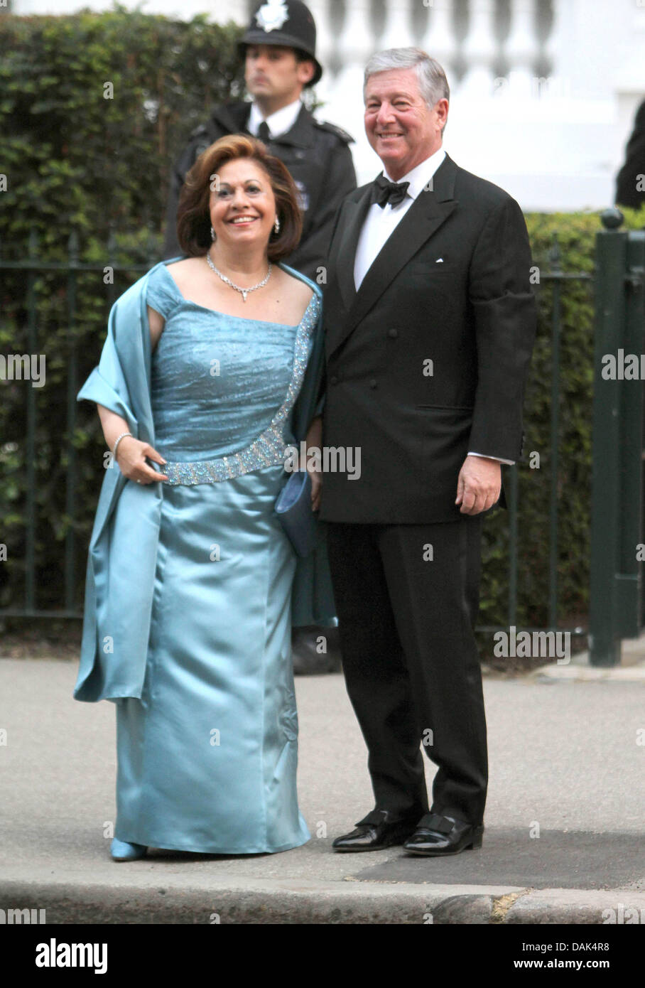 Princess Katherine ,et le Prince Alexandre de Yougoslavie arrivent pour un dîner de mariage tenue au Mandarin Oriental Hyde Park à Londres, Grande-Bretagne, 28 avril 2011, à la veille de la Mariage du Prince William et Kate Middleton. Photo : Albert Nieboer Banque D'Images