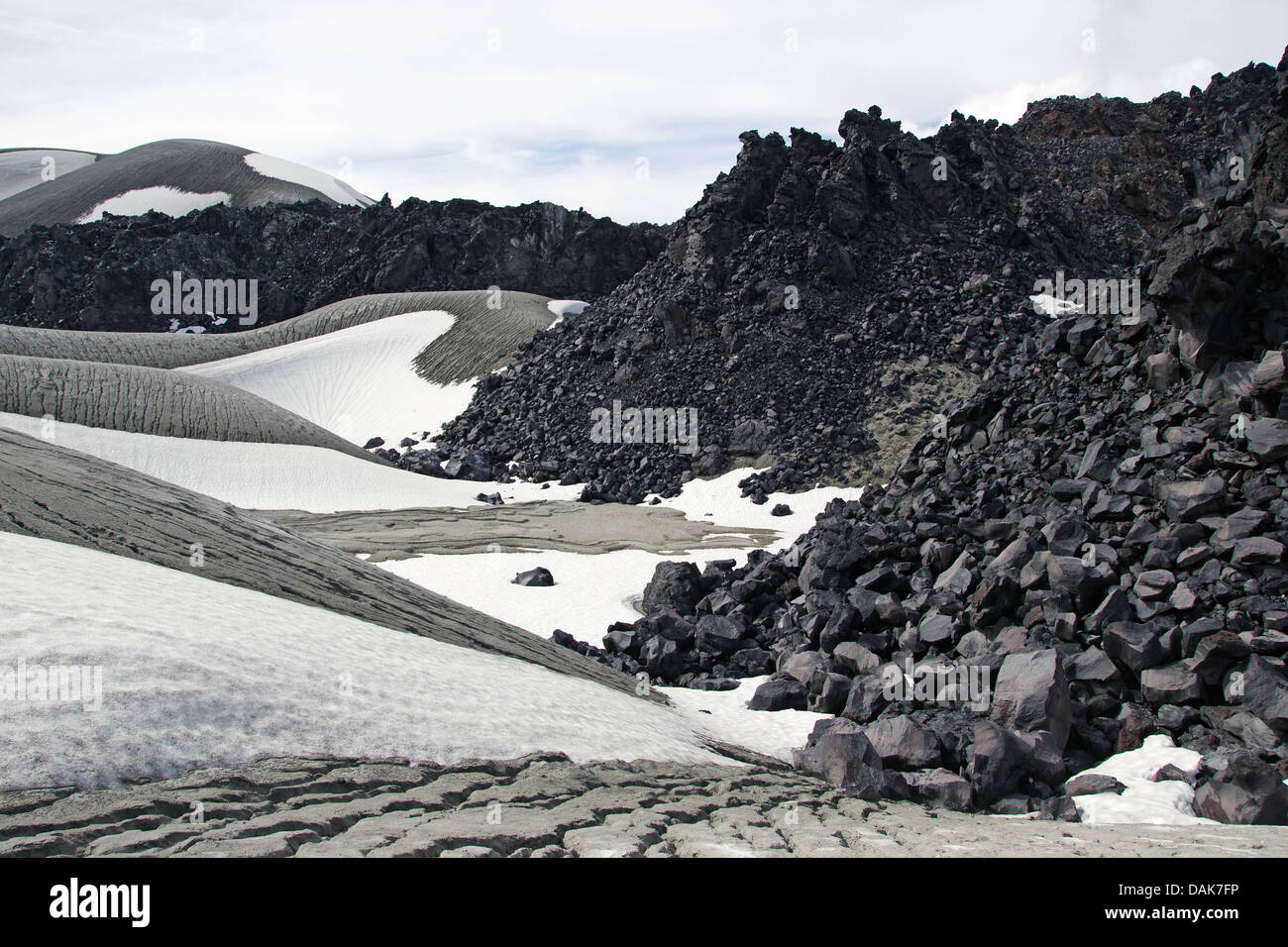 La neige, de cendres volcaniques et de lave à Cordon Caulle, Puyehue, le Chili, la Patagonie Banque D'Images