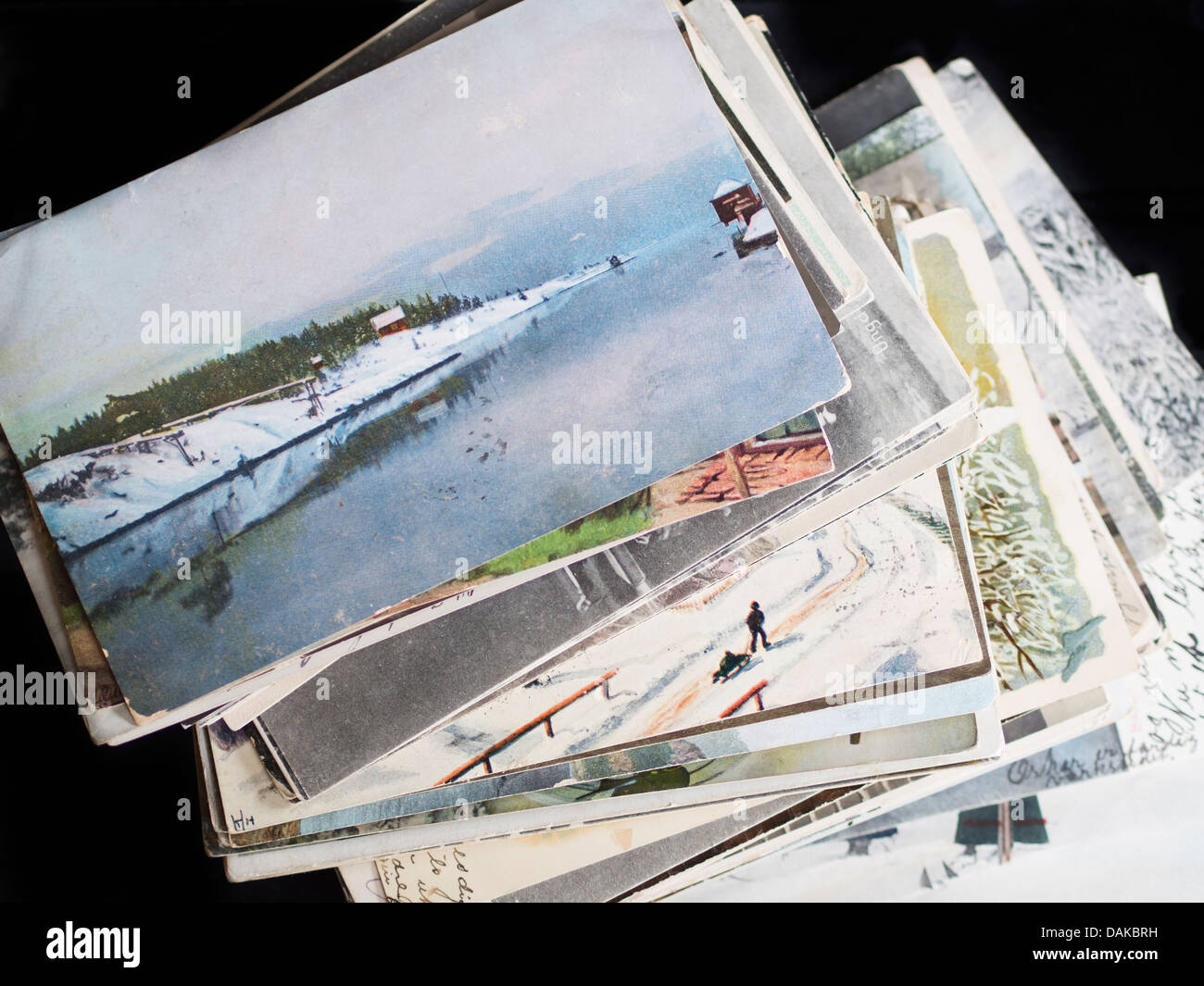 Collection de cartes postales anciennes avec motif d'hiver Banque D'Images