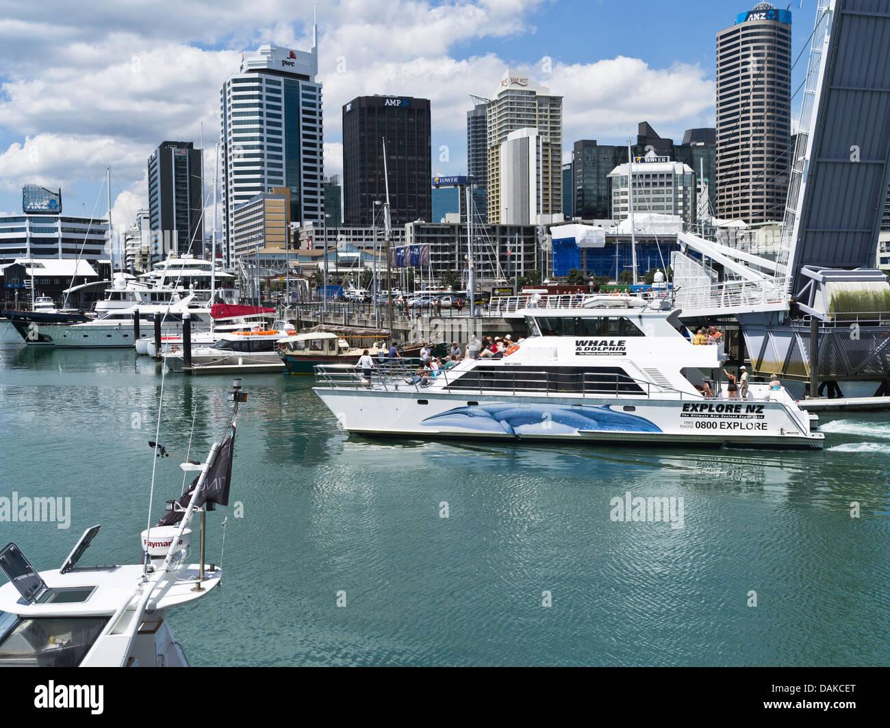 Dh Viaduct Basin Auckland Nouvelle Zelande Wynyard Crossing Te Wero bridge NZ explorer le tourisme de croisière touristique Banque D'Images