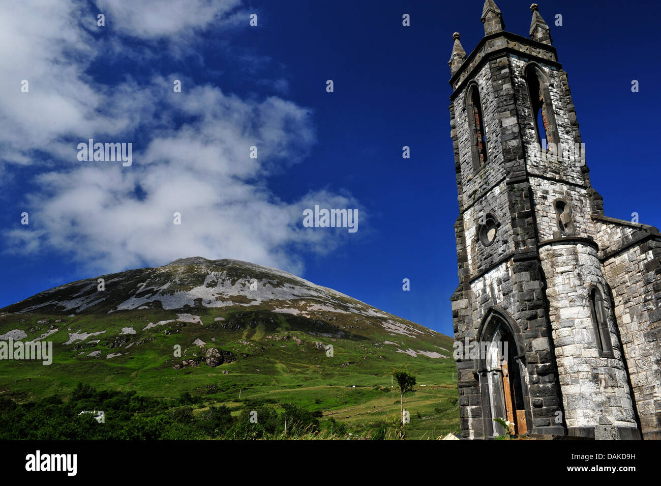 Dunlewey Église d'Irlande et le Mont Errigal, comté de Donegal, Irlande Banque D'Images