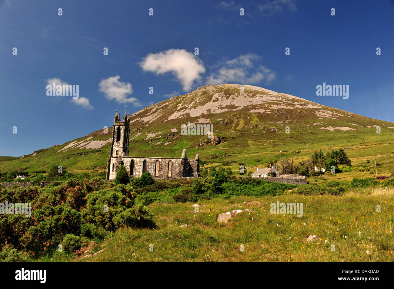 Dunlewey Église d'Irlande et le Mont Errigal, comté de Donegal, Irlande Banque D'Images