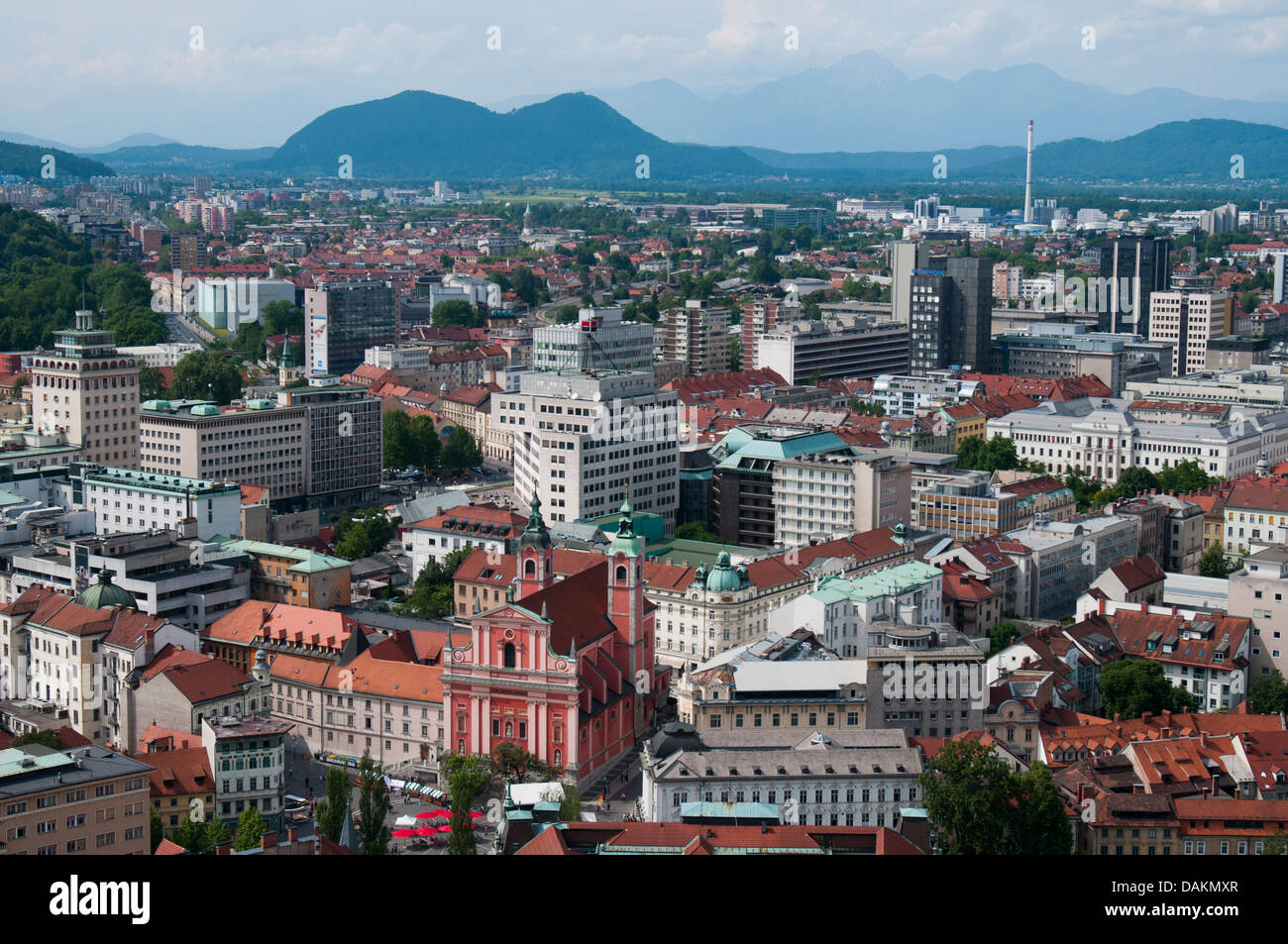 Donnant sur le château de Ljubljana Banque D'Images