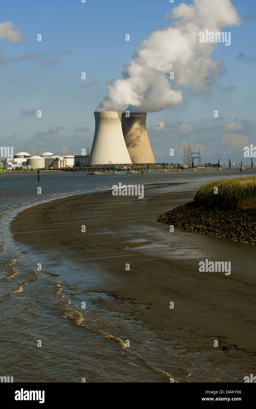 Centrale nucléaire à la rive, Belgique, Anvers Banque D'Images