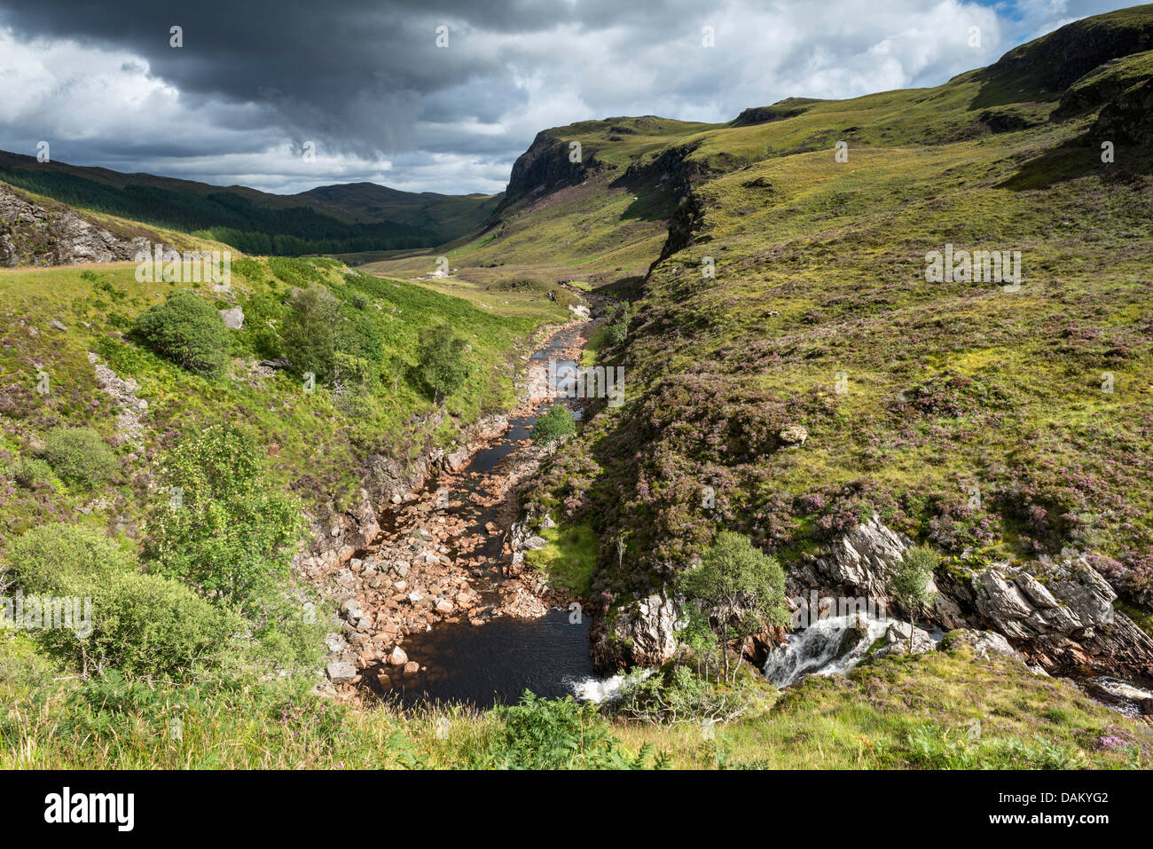 Royaume-uni, Ecosse, vue d'Dundonell rivière à Northern Highlands Banque D'Images