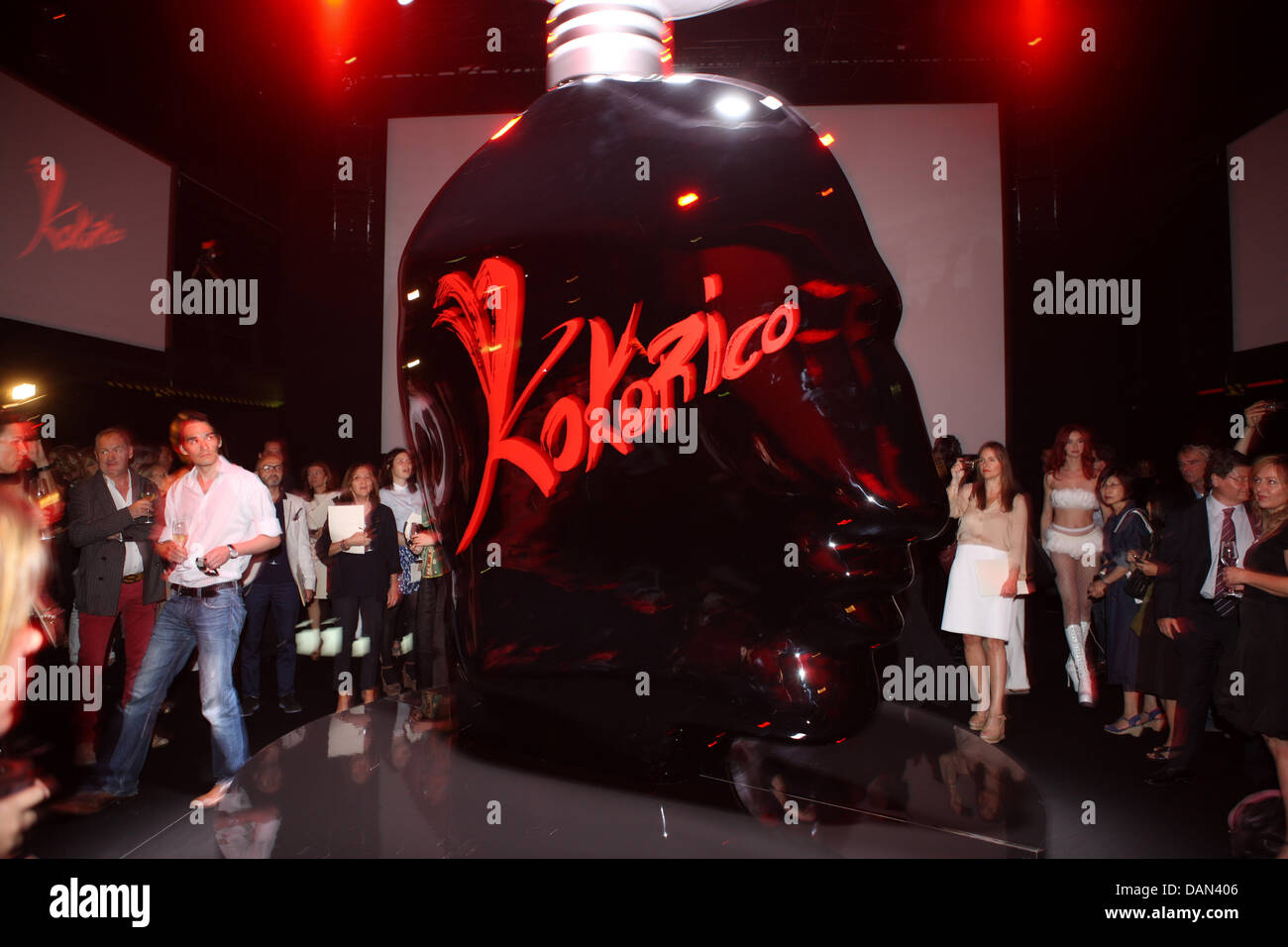Jean Paul Gaultier présente son nouveau parfum Kokorico à l'aftershow  partie de son Automne/Hiver 2011/2012 collection Haute Couture pendant la  Fashion Week de Paris, à Paris, France, le 6 juillet 2011. La