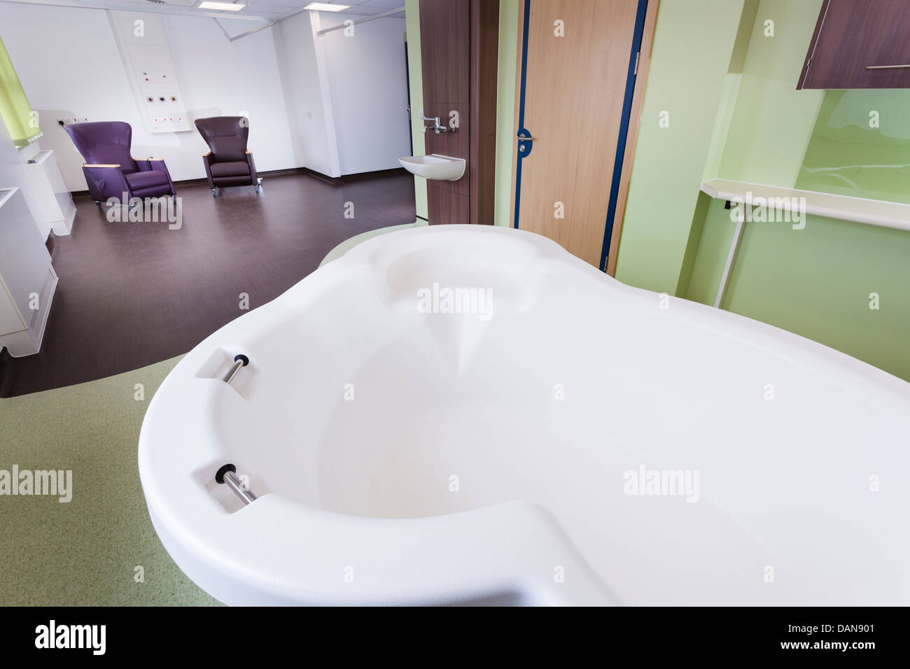 Piscine d'accouchement de l'Hôpital du comté de Hampshire Winchester Royal Banque D'Images