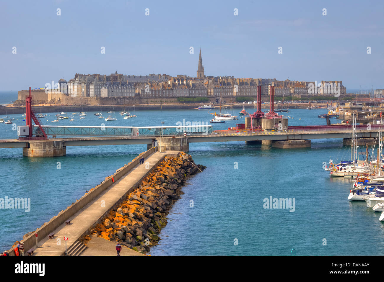 Terminal de Ferry à Saint-Malo, Bretagne, France Banque D'Images