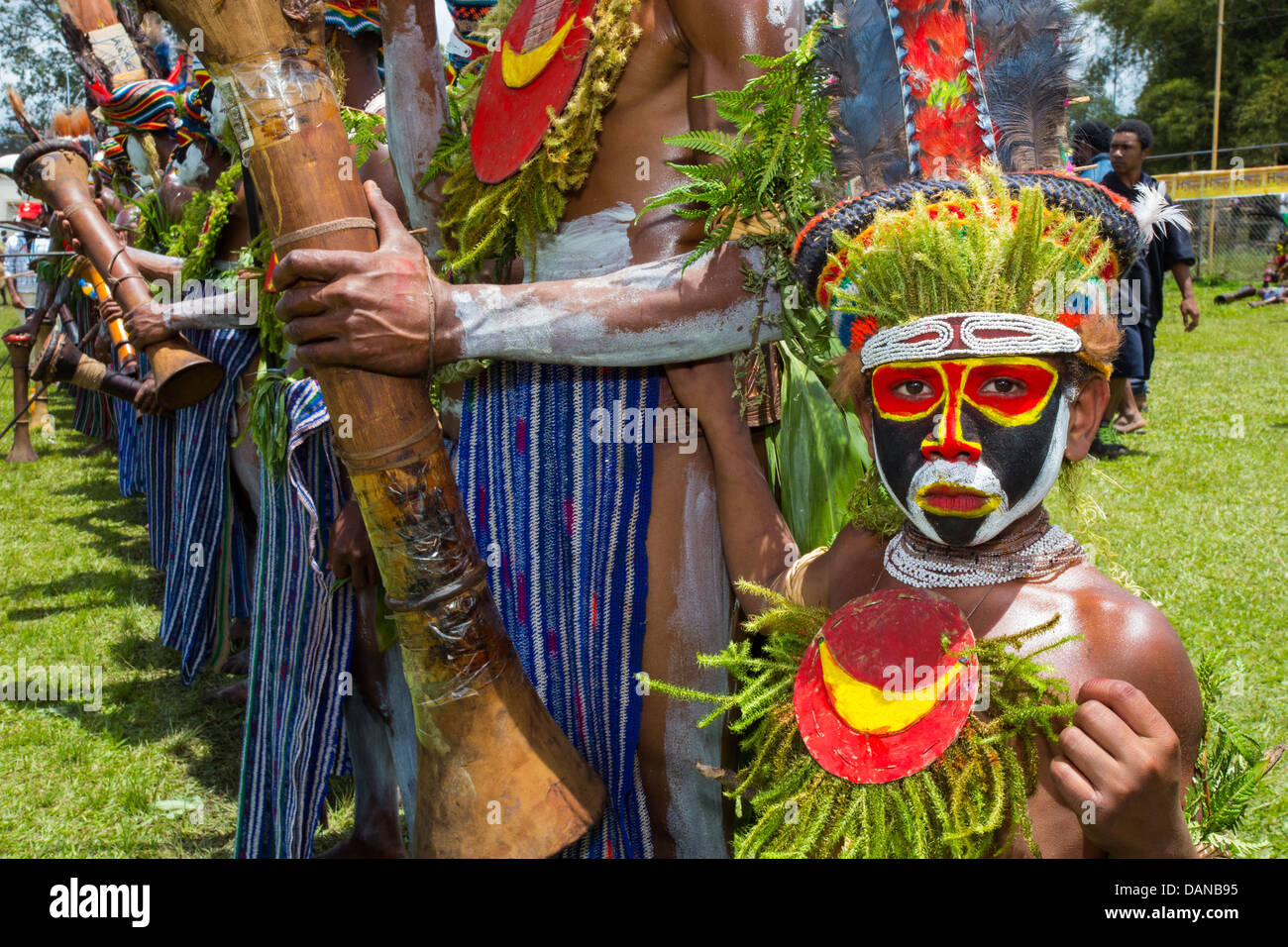 Goroka festival boy tribal Banque de photographies et d'images à haute  résolution - Alamy
